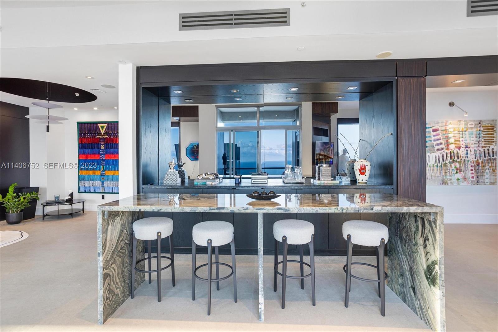 image Four Seasons Residences Miami3