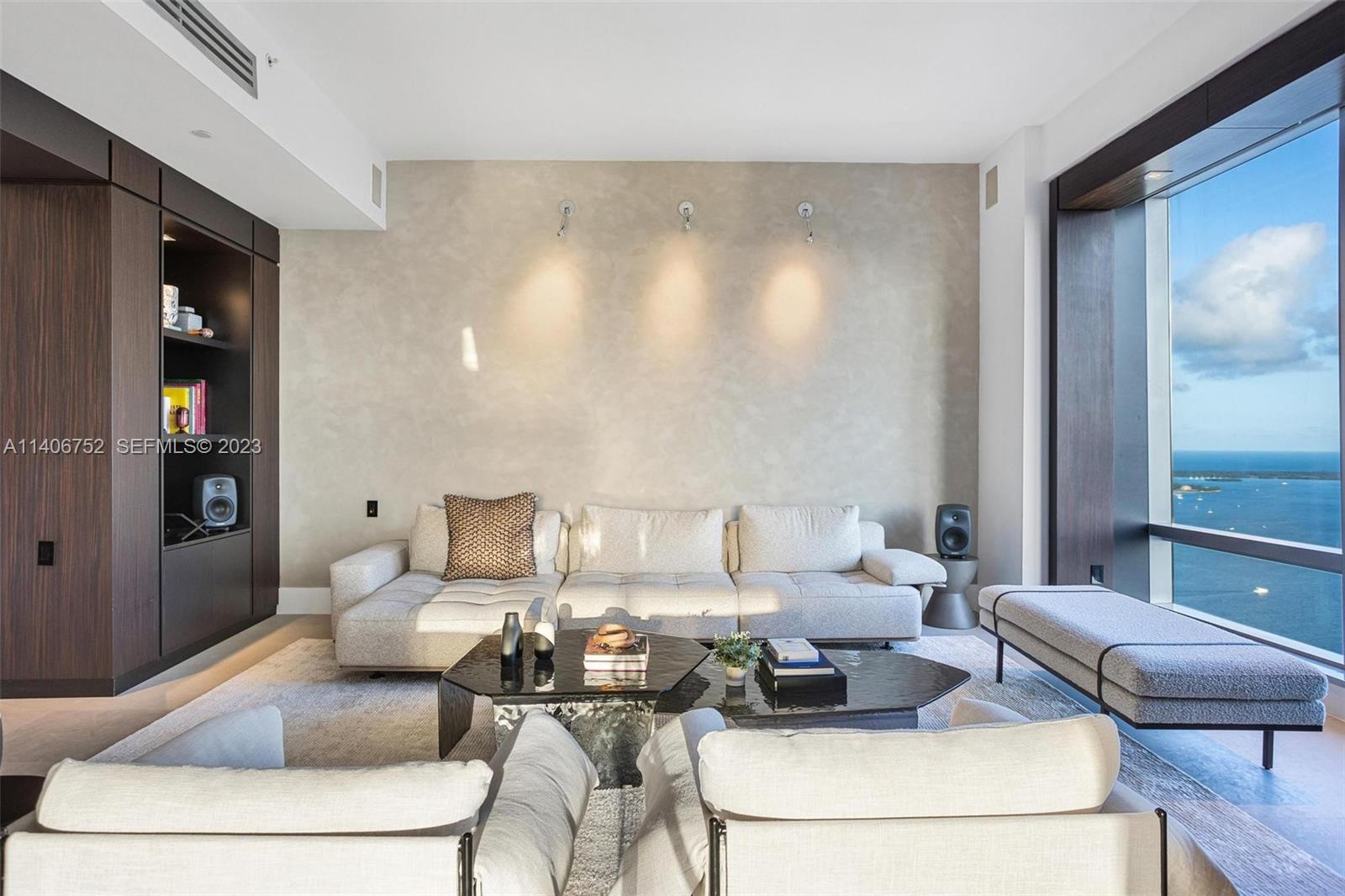 image Four Seasons Residences Miami5