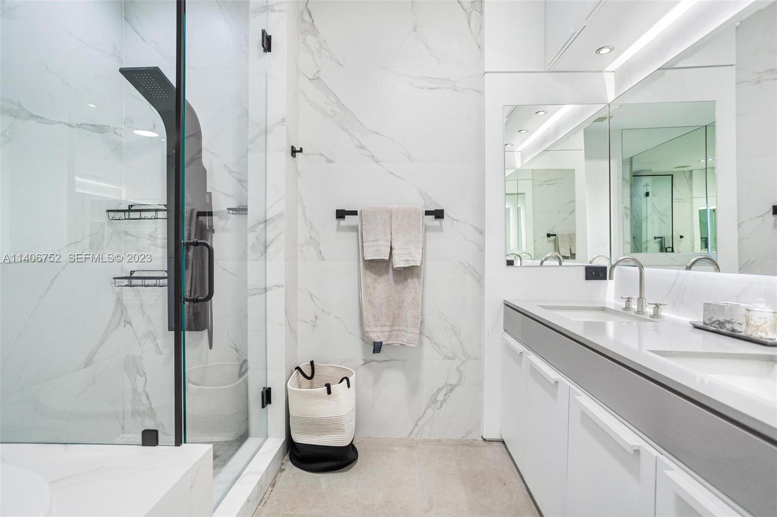 image Four Seasons Residences Miami7