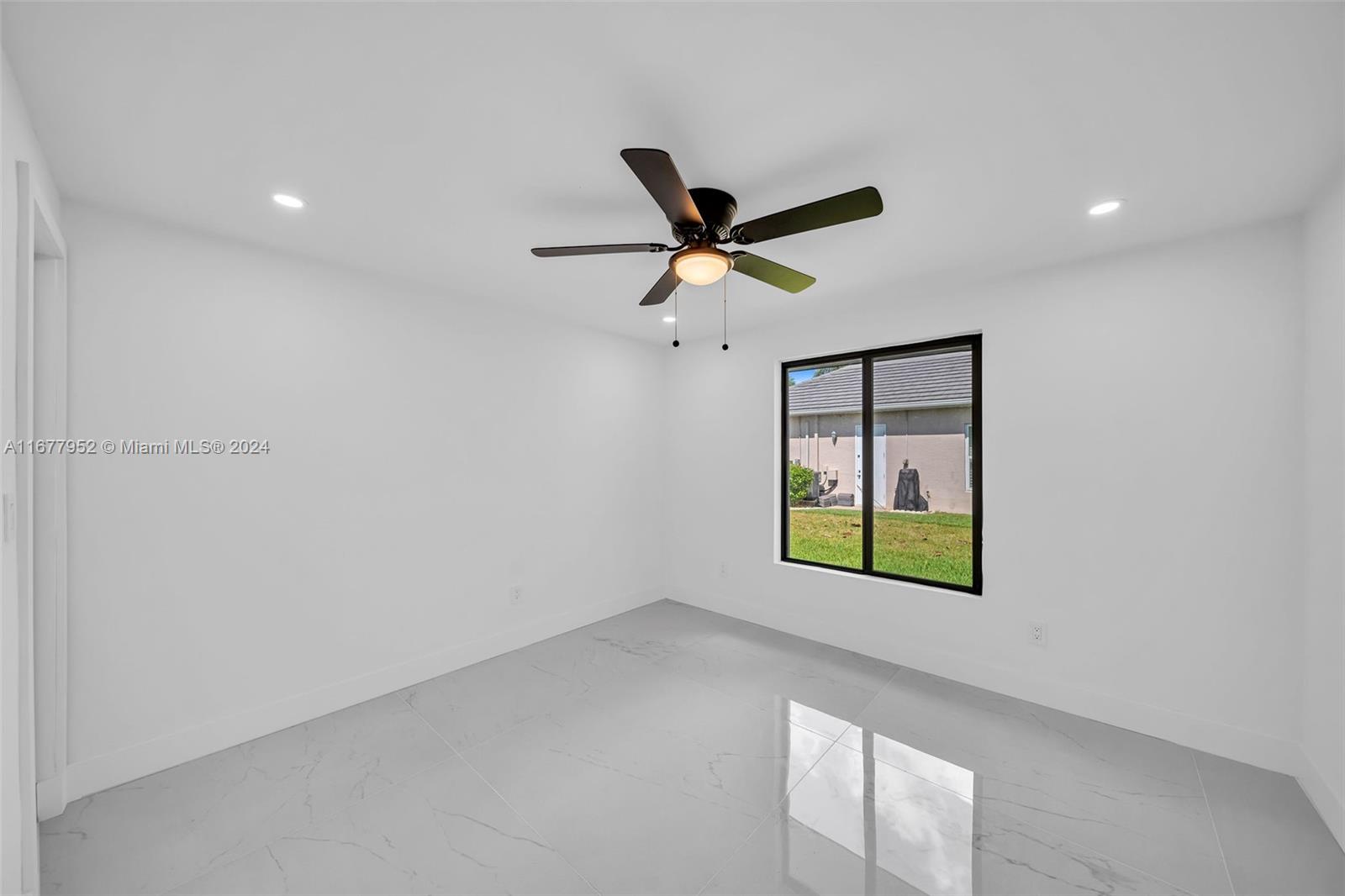 2851 SE 19th Pl,Cape Coral, FL 33904