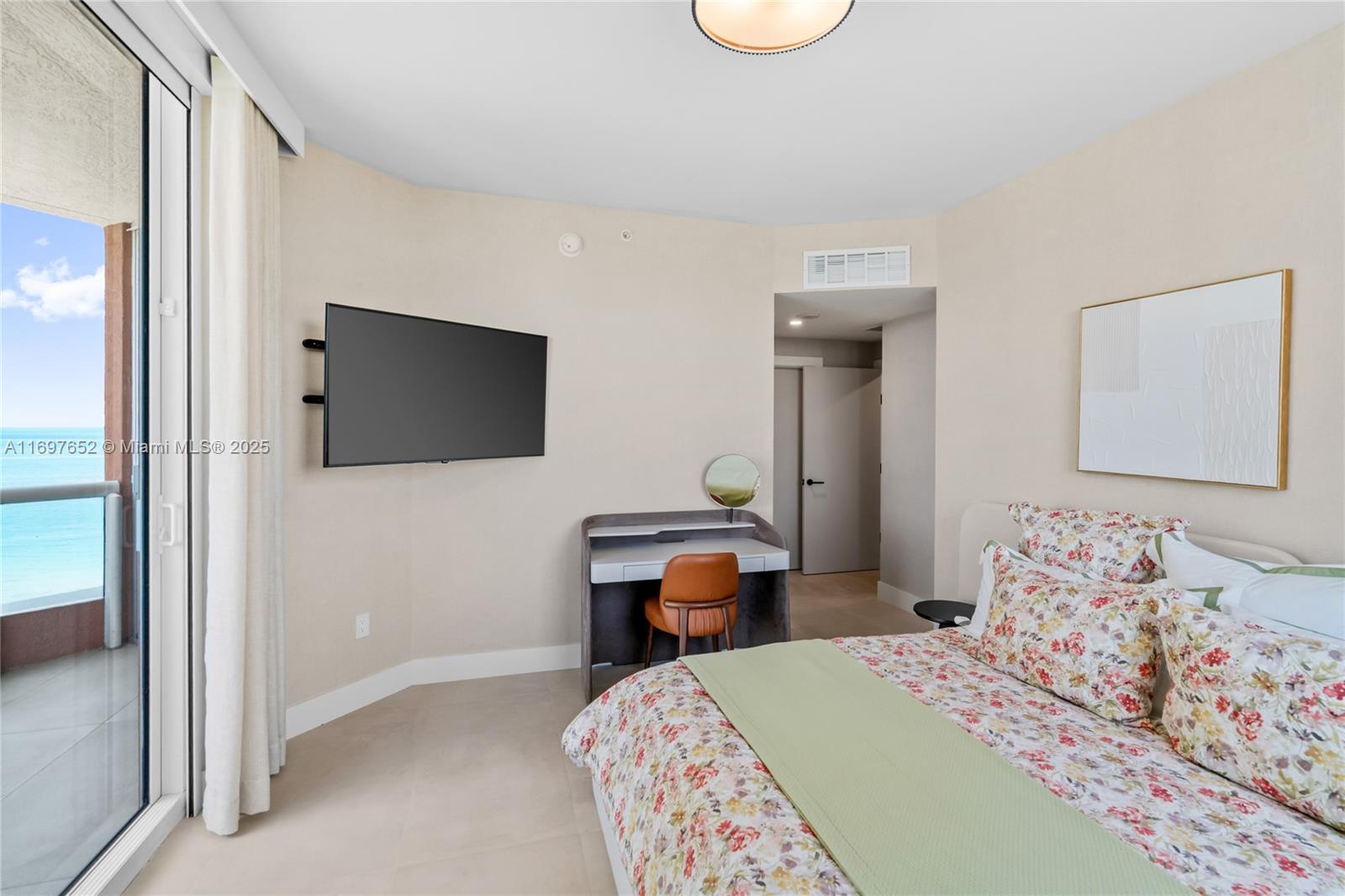 image Acqualina Ocean Residence35