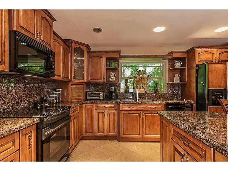 570 Ocean Blvd Golden Beach, FL 33160