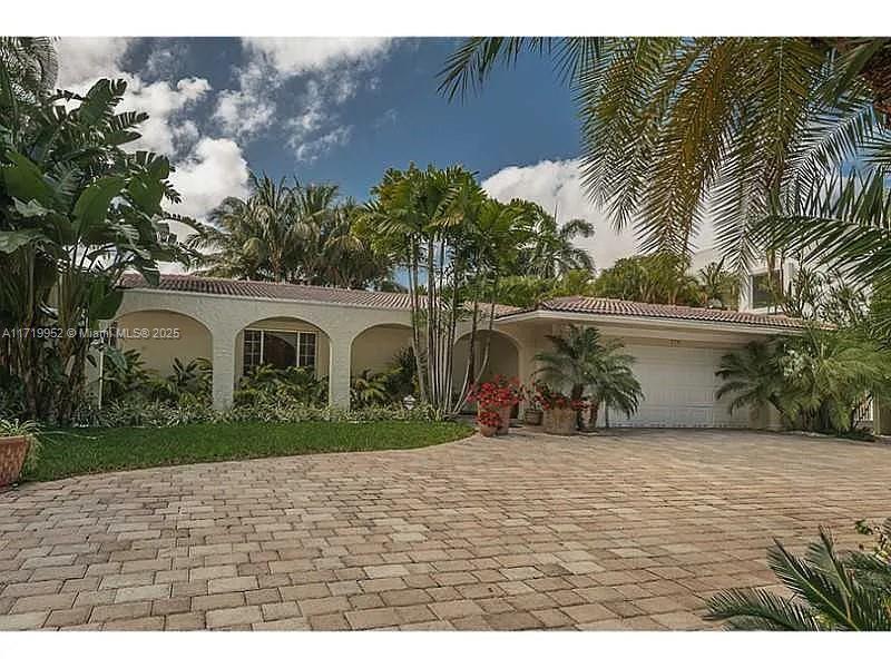 570 Ocean Blvd Golden Beach, FL 33160