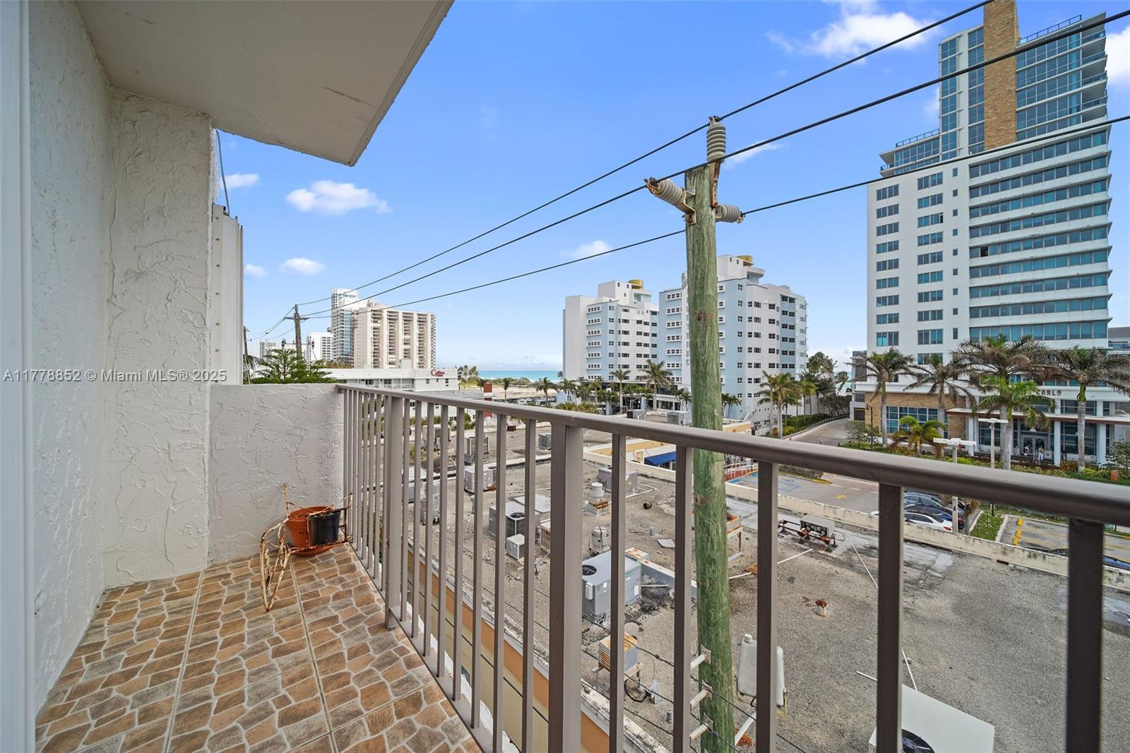 image CLINTON CONDO UNIT10