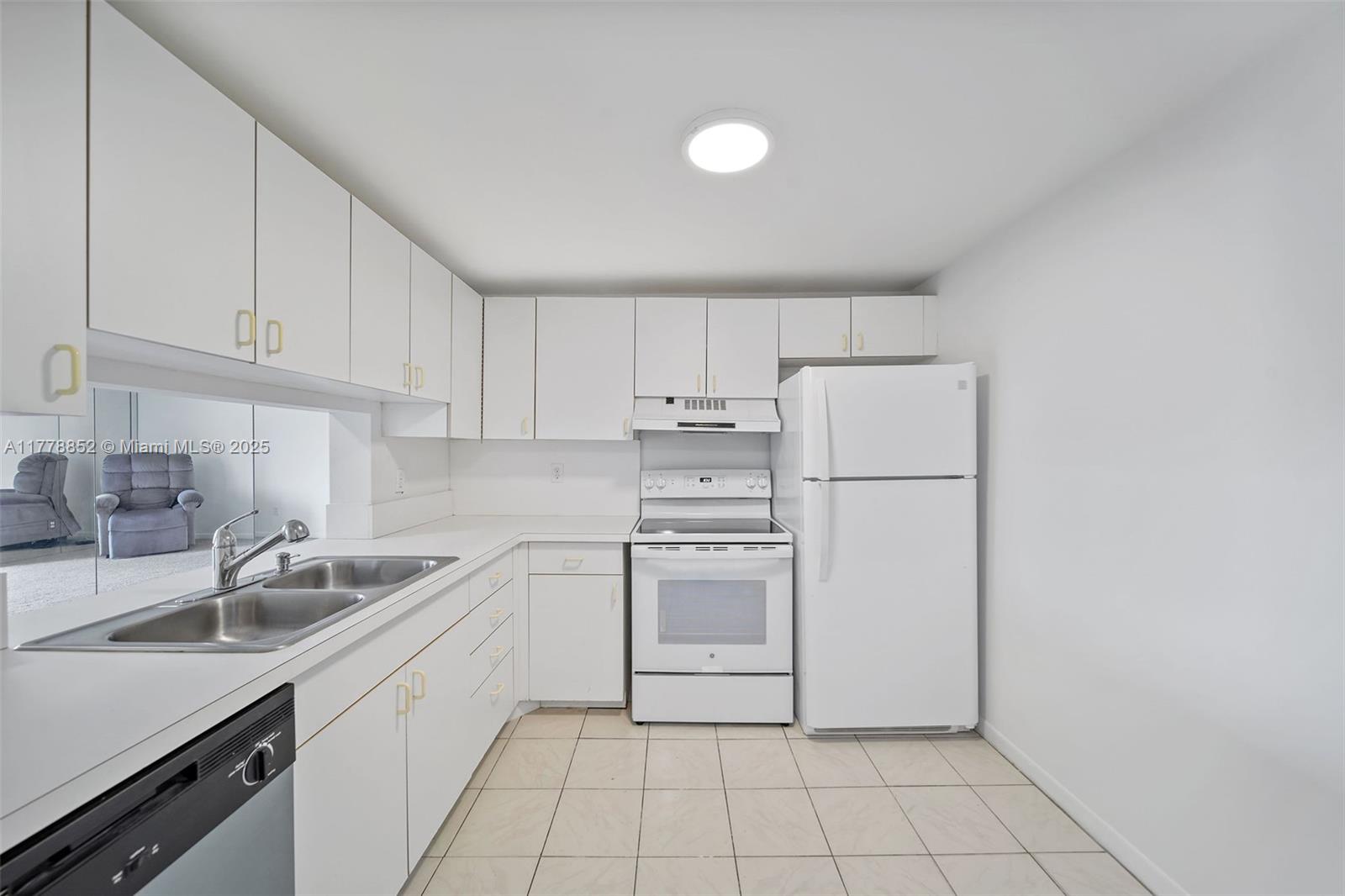 6545 Indian Crk Dr #505,Miami Beach, FL 33141