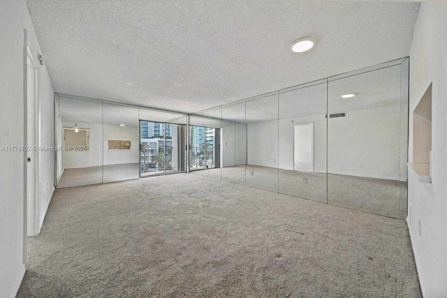 image CLINTON CONDO UNIT4