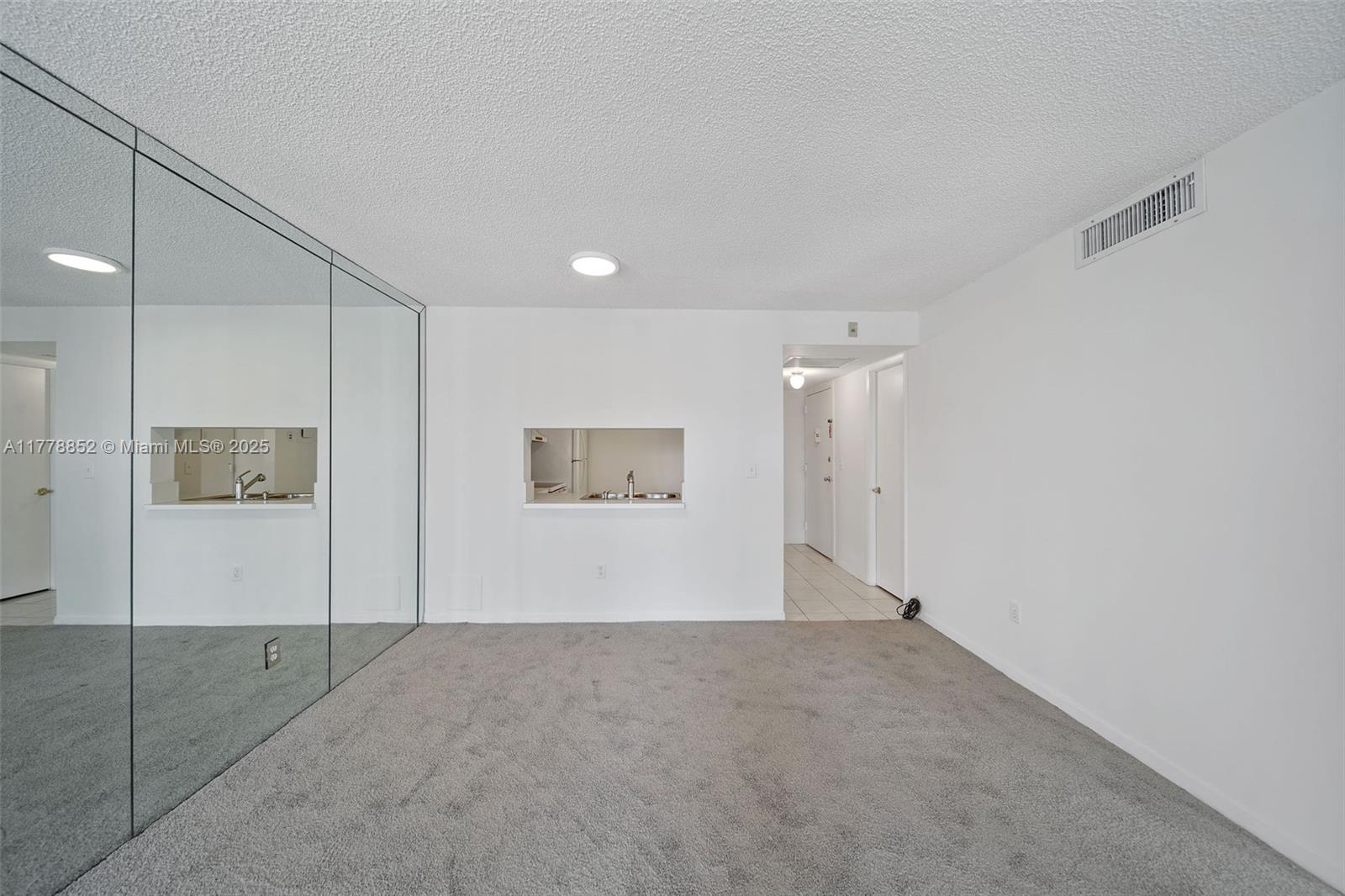 image CLINTON CONDO UNIT6