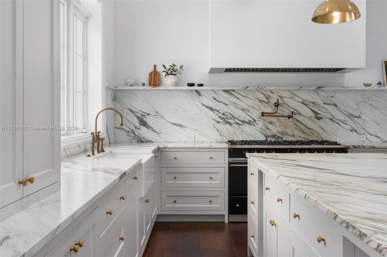 7393 SW 79th Ct Miami, FL 33143