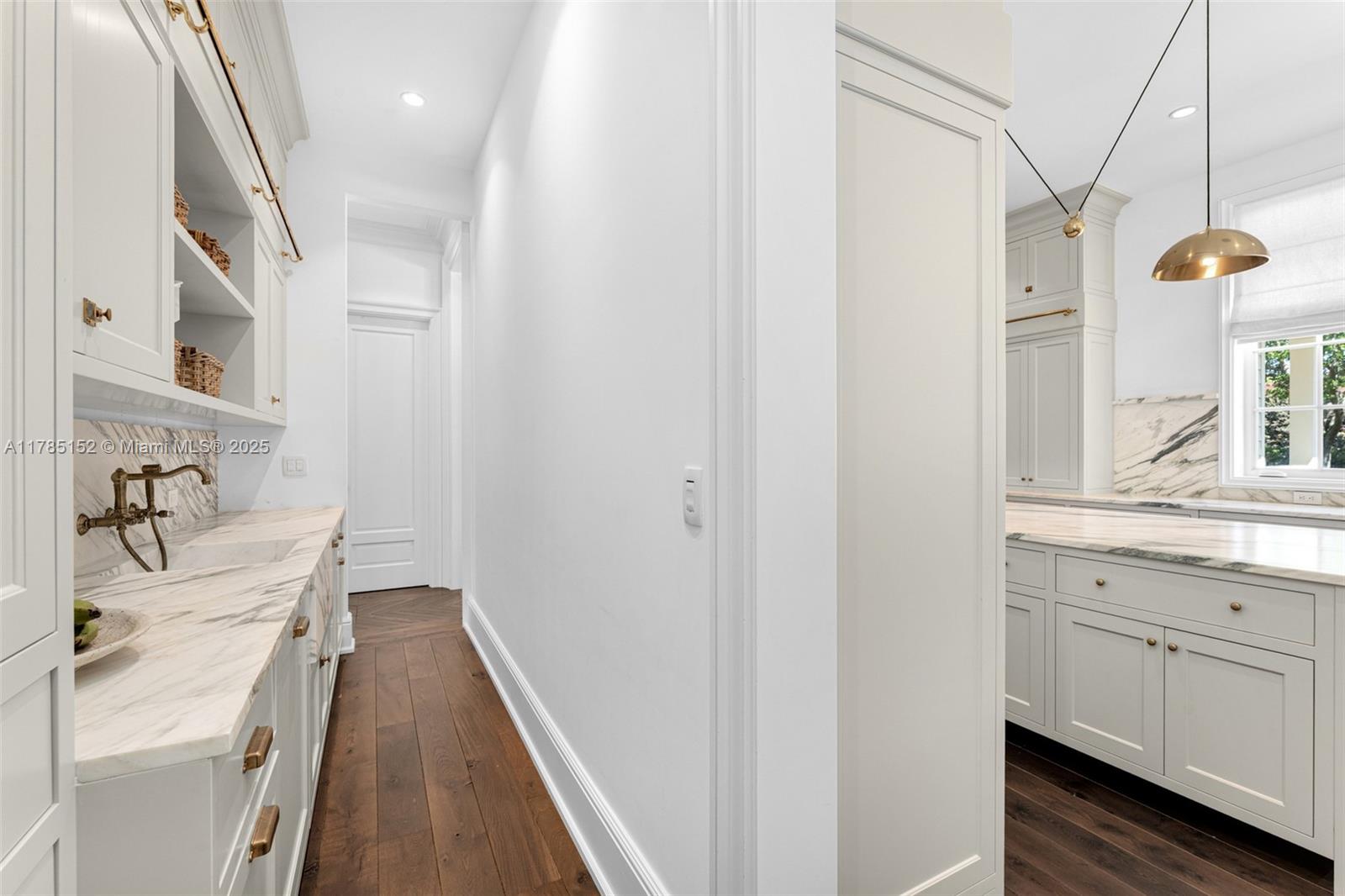 7393 SW 79th Ct Miami, FL 33143