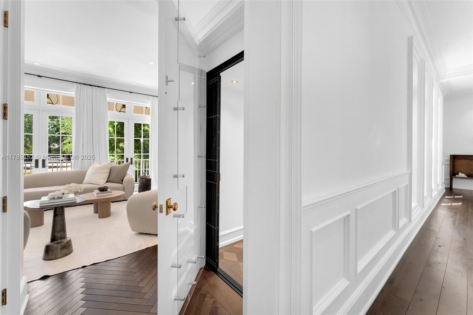 7393 SW 79th Ct Miami, FL 33143