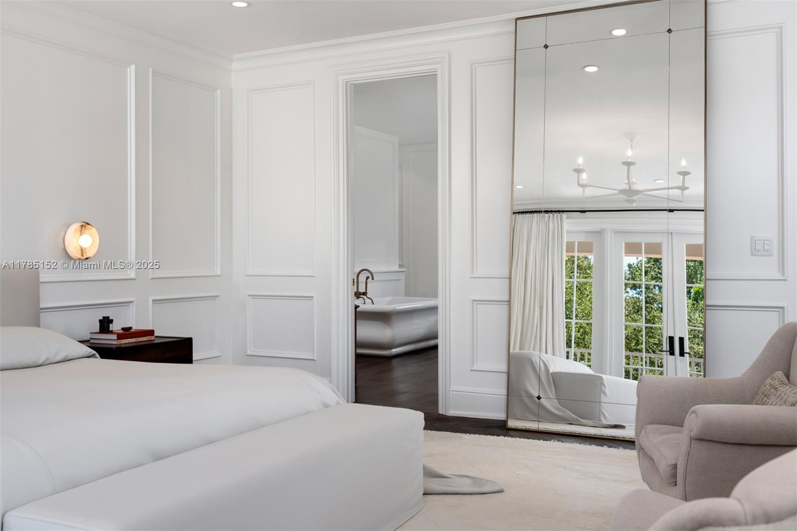 7393 SW 79th Ct Miami, FL 33143