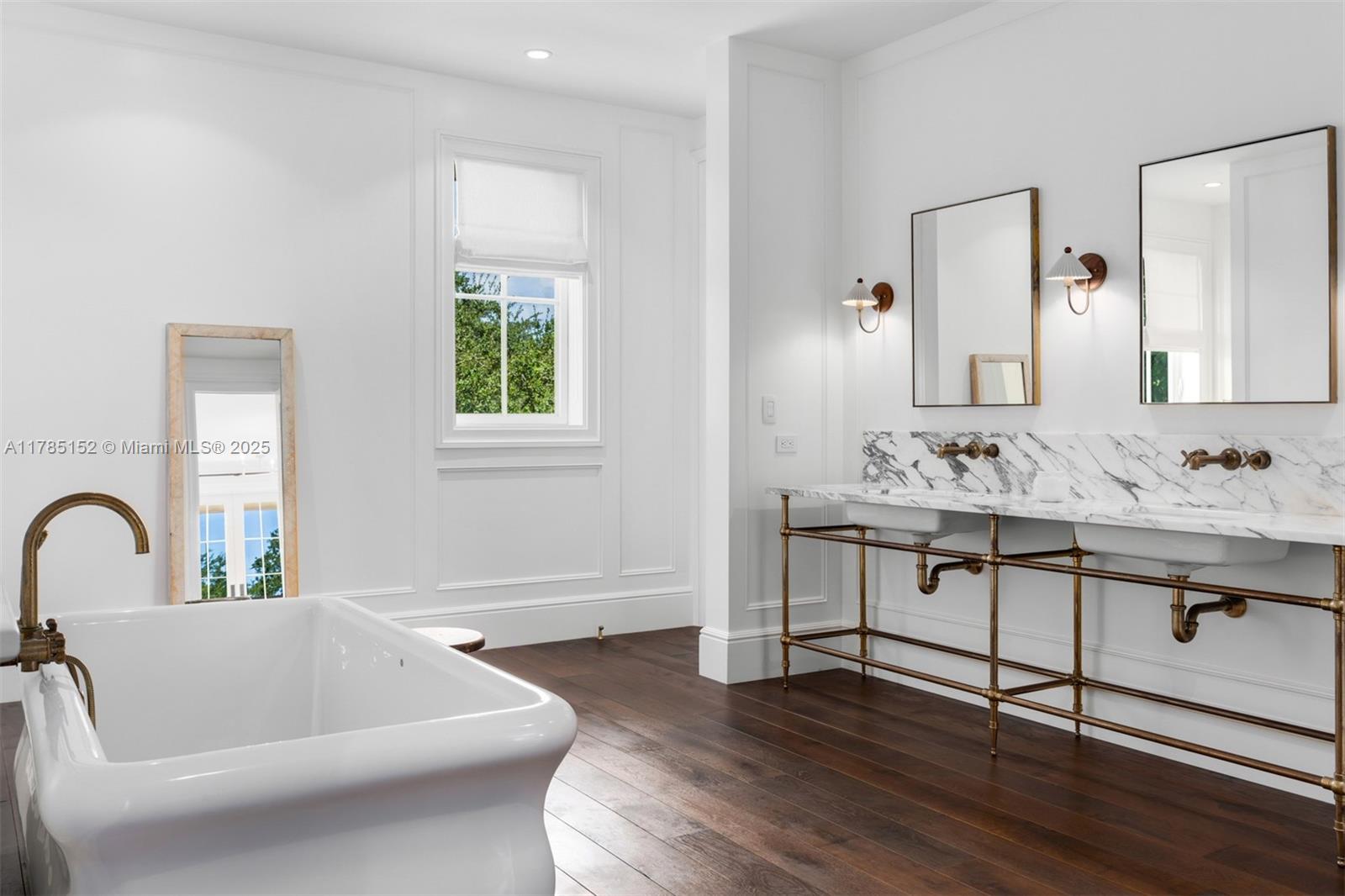 7393 SW 79th Ct Miami, FL 33143