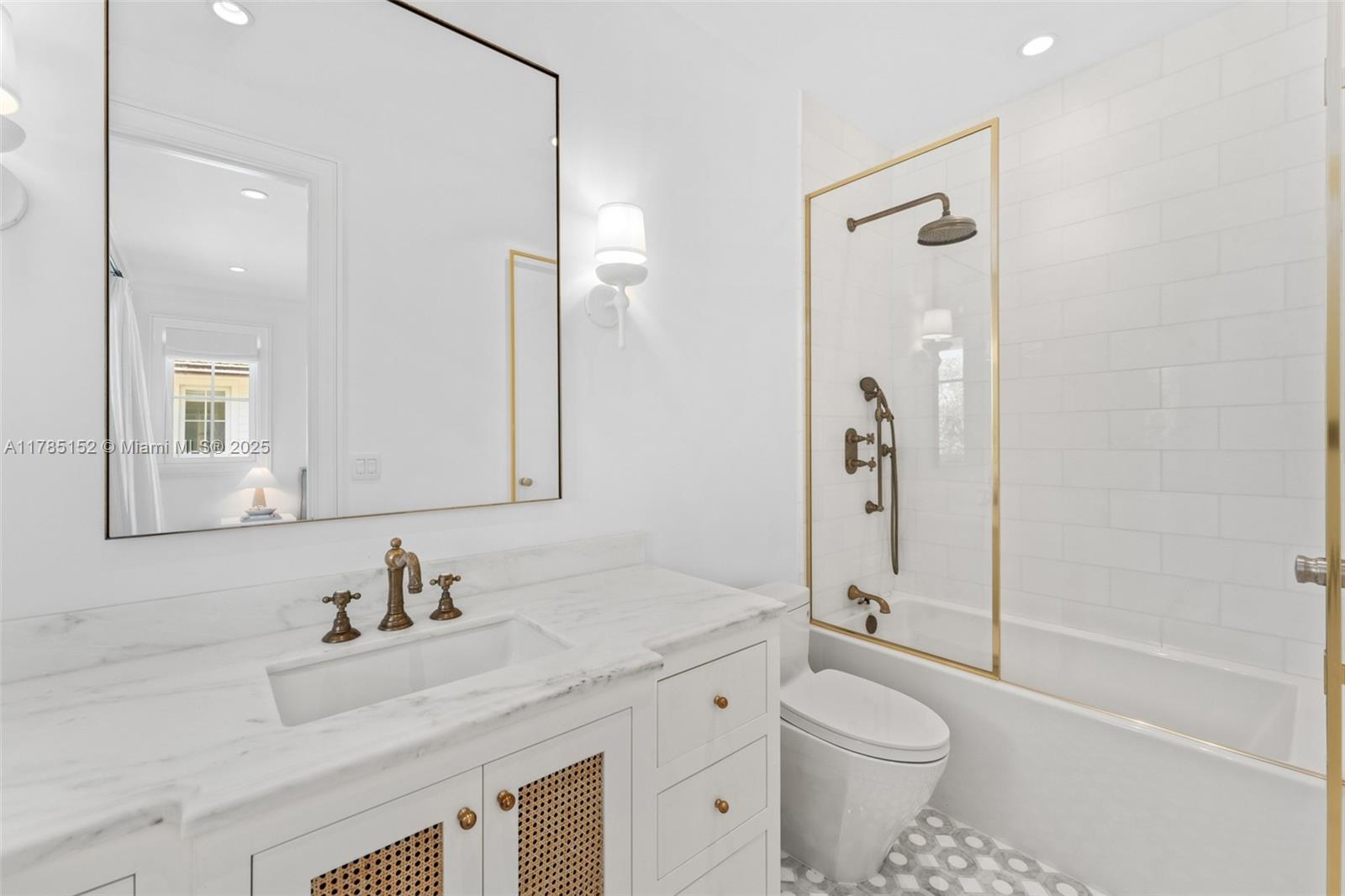 7393 SW 79th Ct Miami, FL 33143