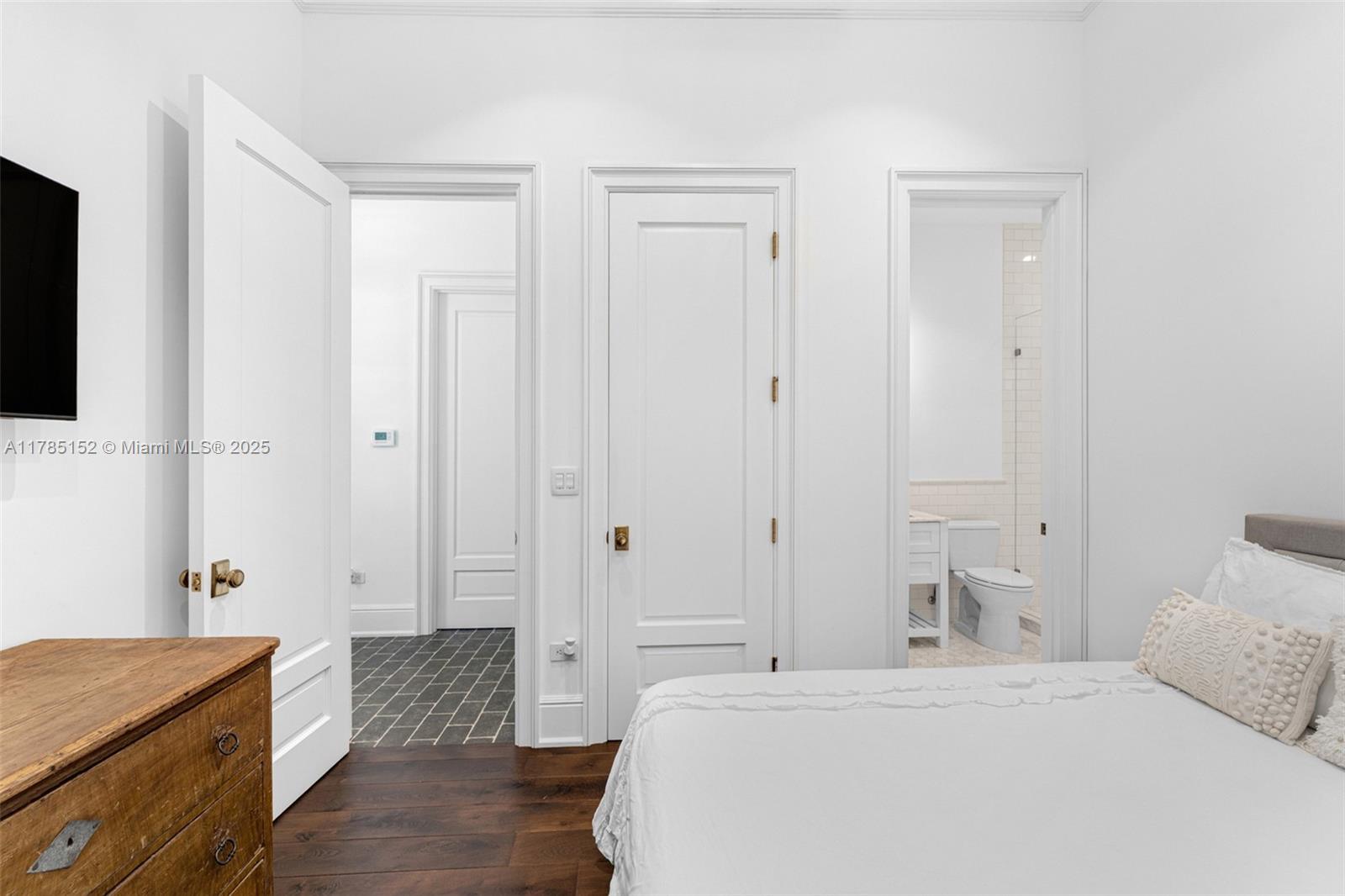 7393 SW 79th Ct Miami, FL 33143