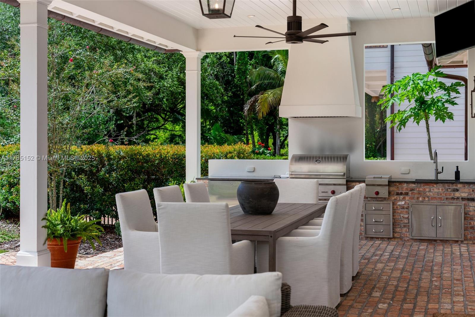 7393 SW 79th Ct Miami, FL 33143