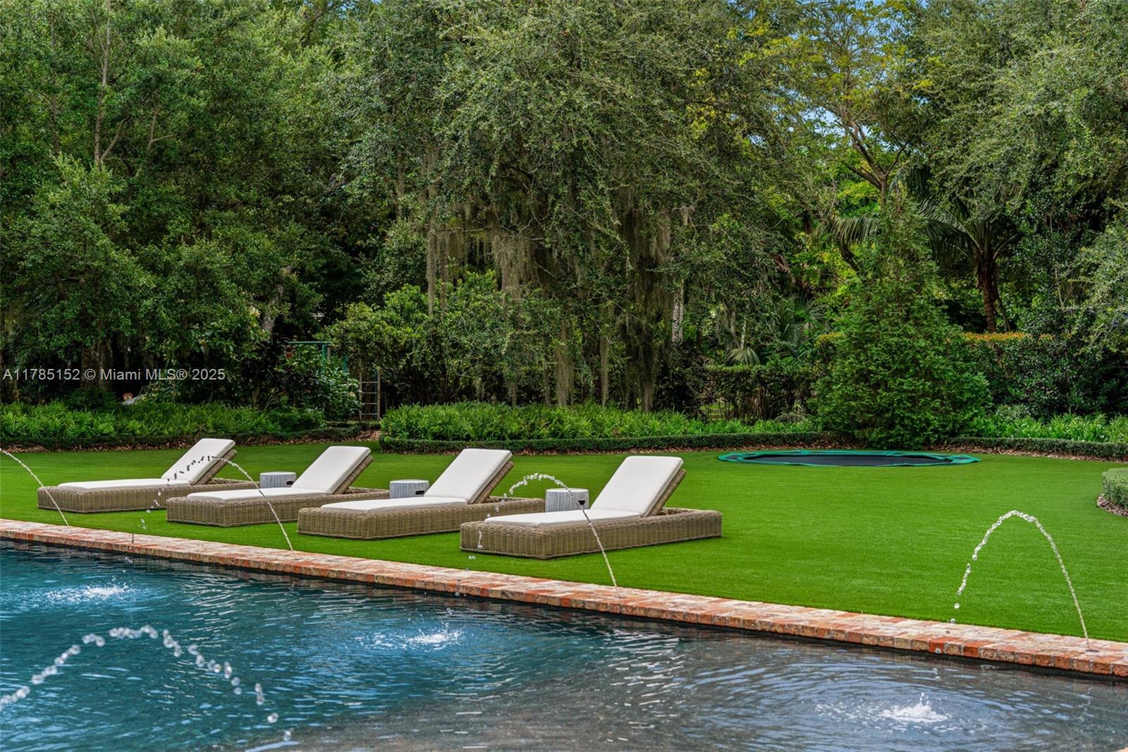 7393 SW 79th Ct Miami, FL 33143