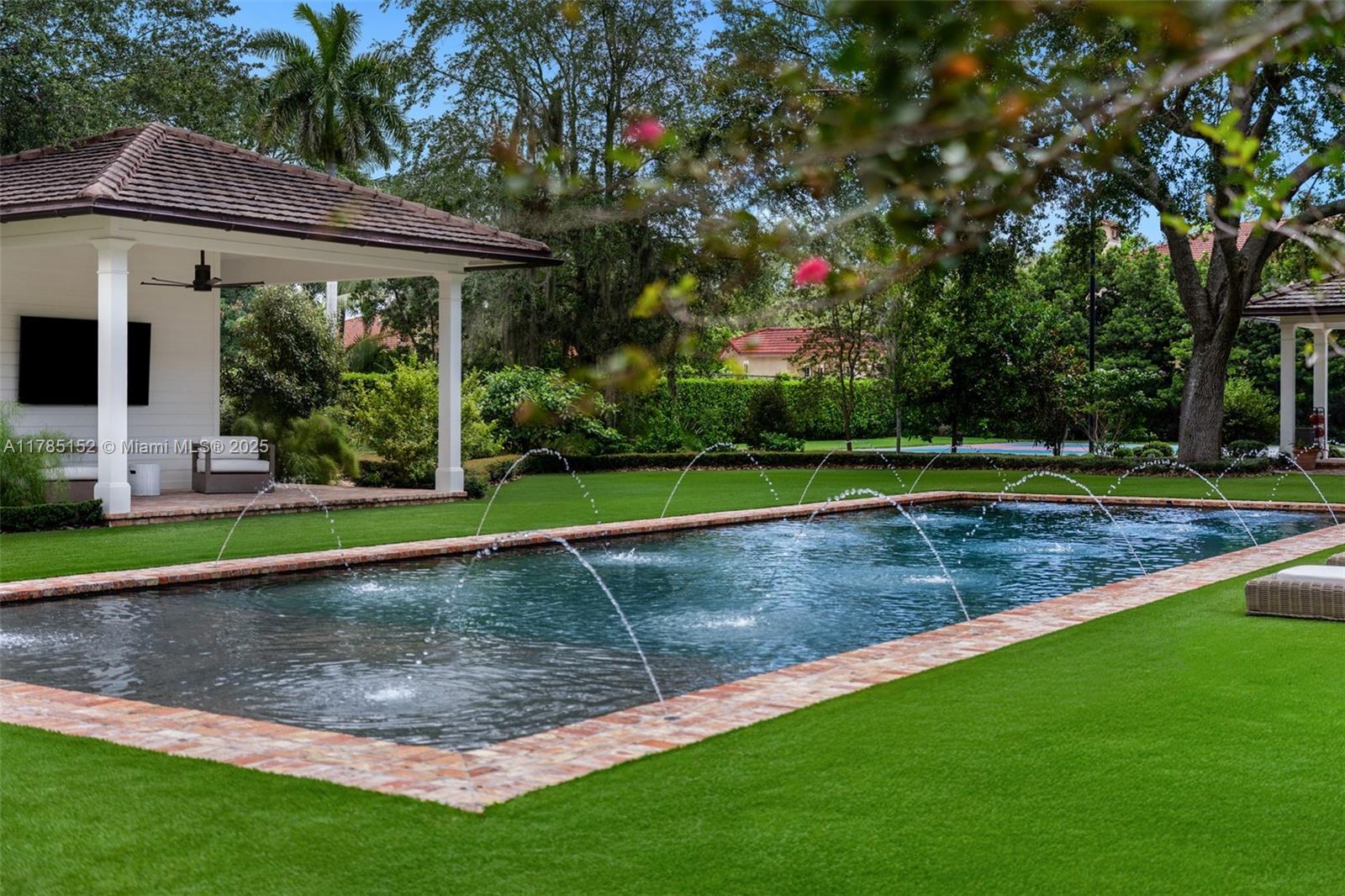 7393 SW 79th Ct Miami, FL 33143