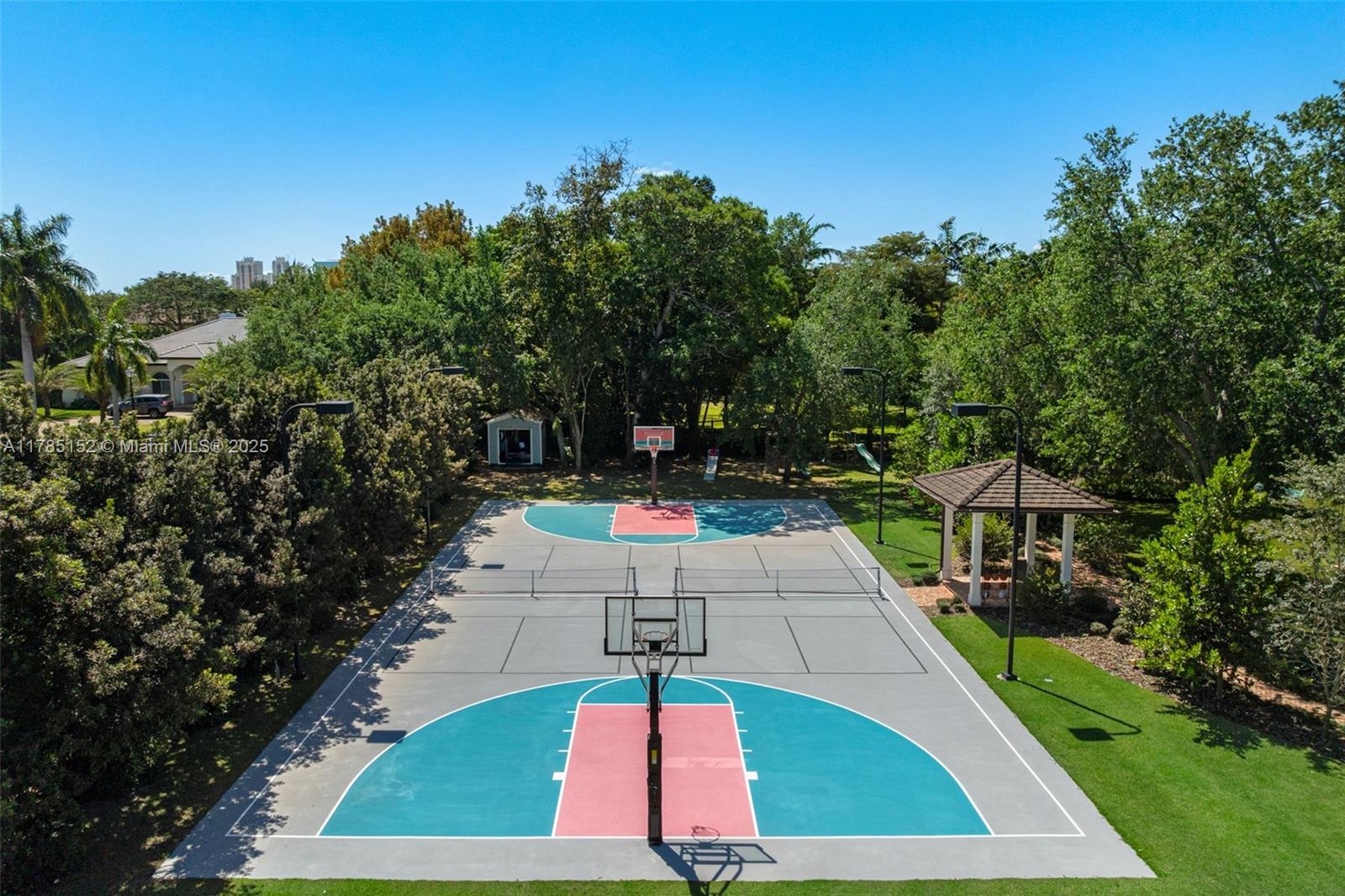 7393 SW 79th Ct Miami, FL 33143