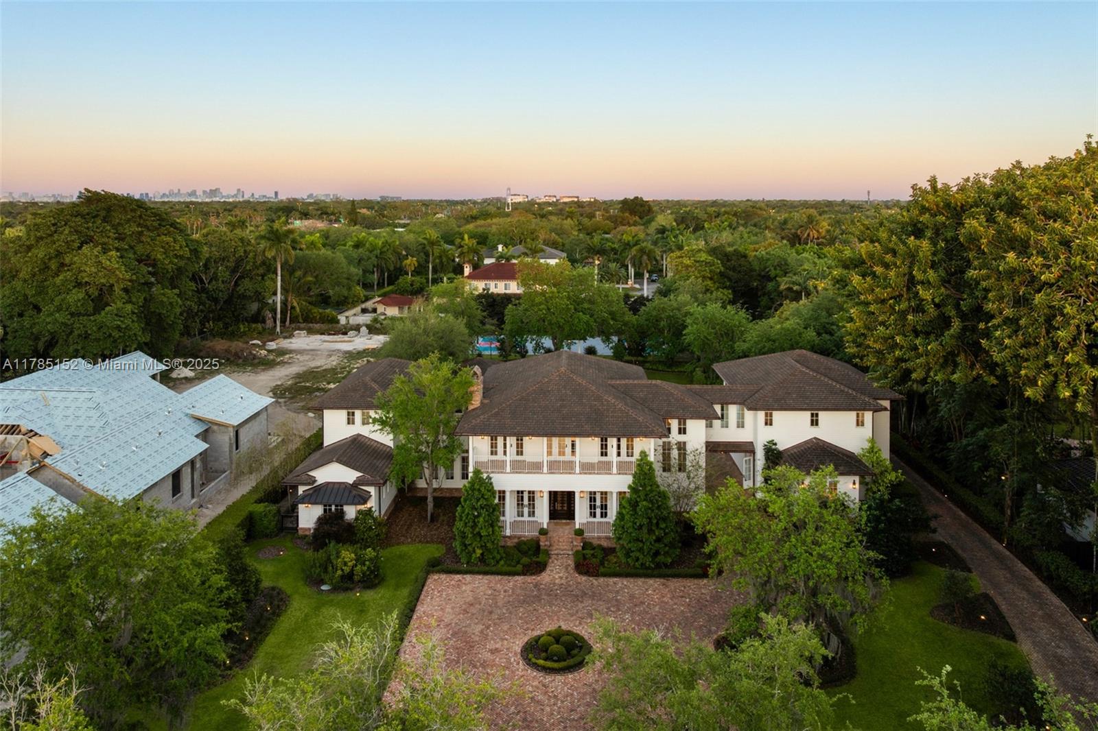 7393 SW 79th Ct Miami, FL 33143