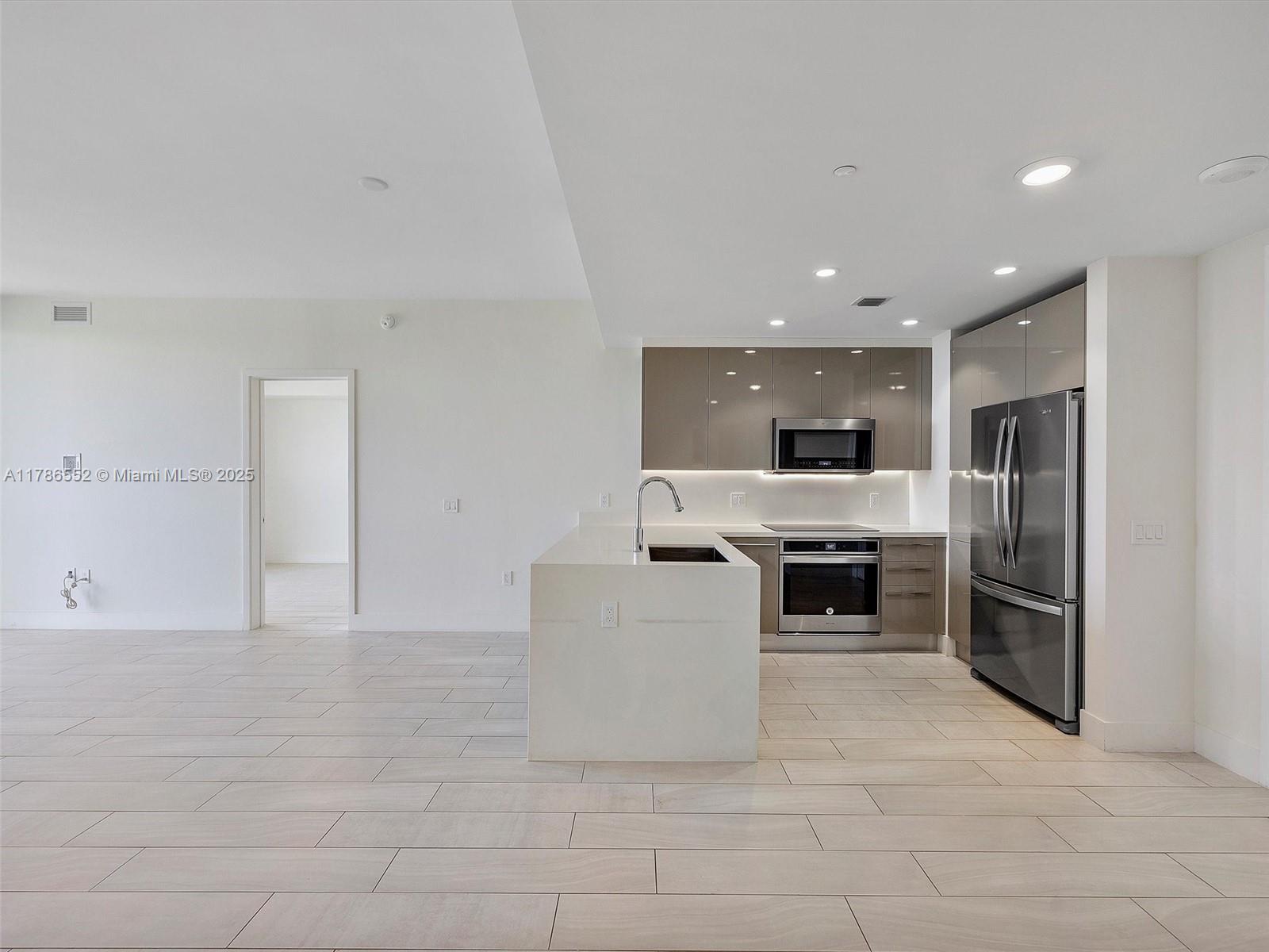 2000 Metropica Way #502 Sunrise, FL 33323