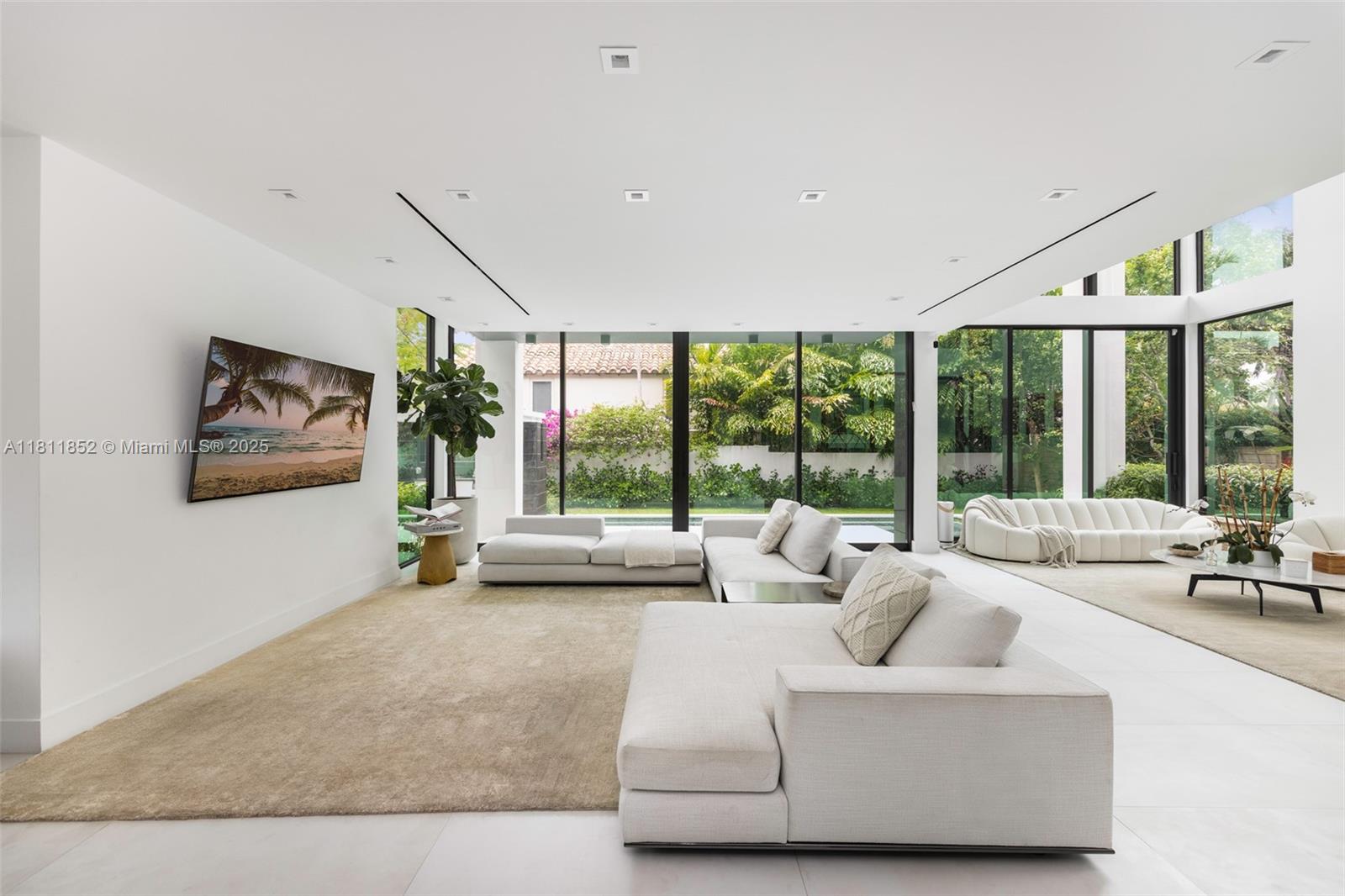 5630 Pine Tree Dr Miami Beach, FL 33140 5630 Pine Tree Dr Miami Beach, FL 33140