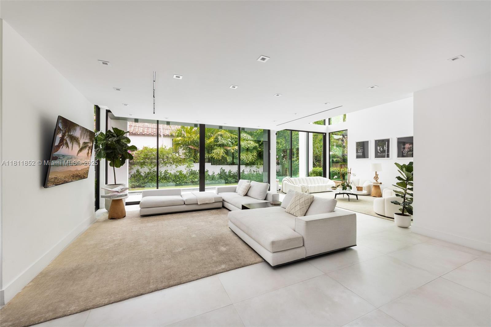 5630 Pine Tree Dr Miami Beach, FL 33140 5630 Pine Tree Dr Miami Beach, FL 33140