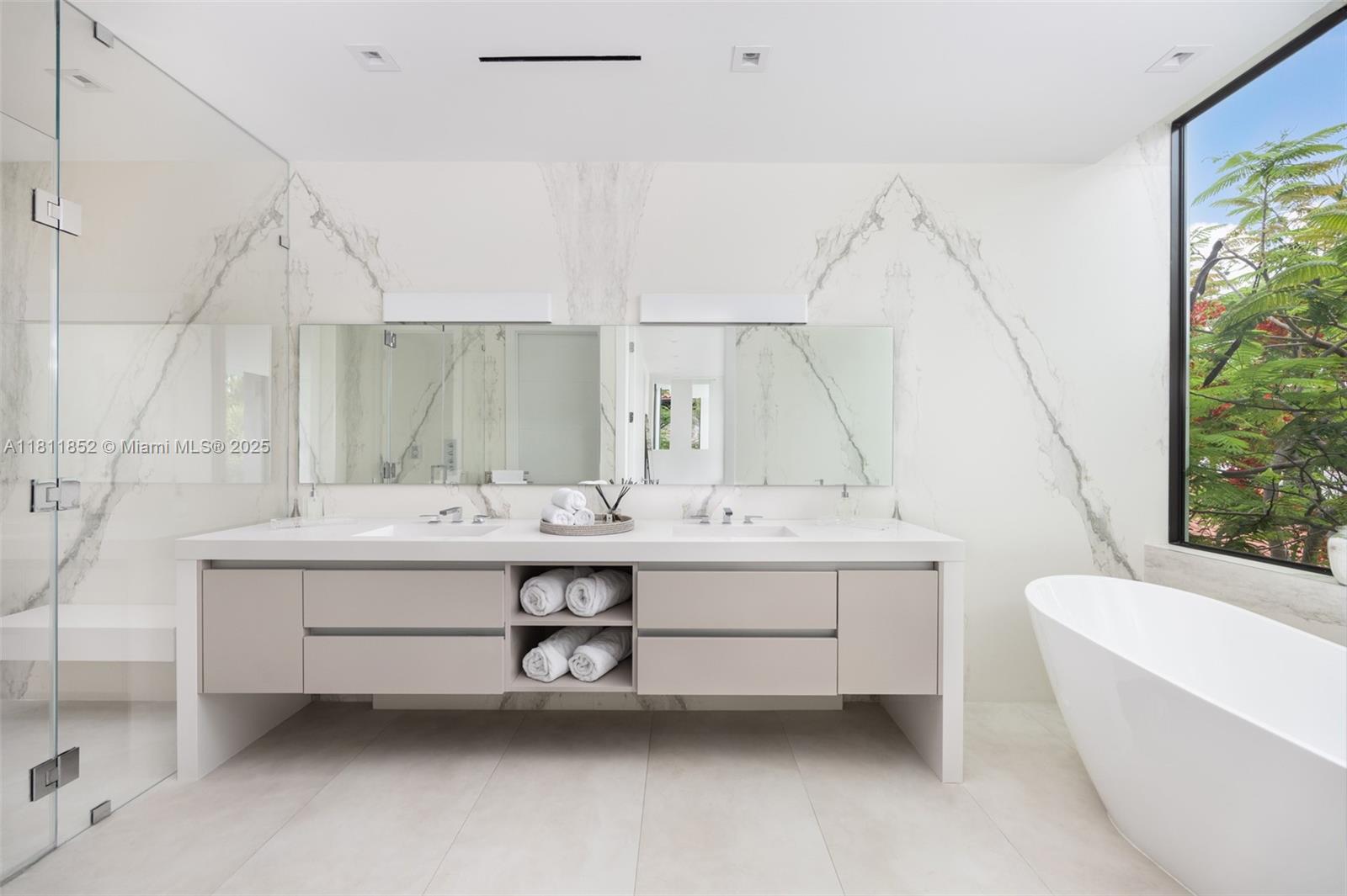 5630 Pine Tree Dr Miami Beach, FL 33140 5630 Pine Tree Dr Miami Beach, FL 33140