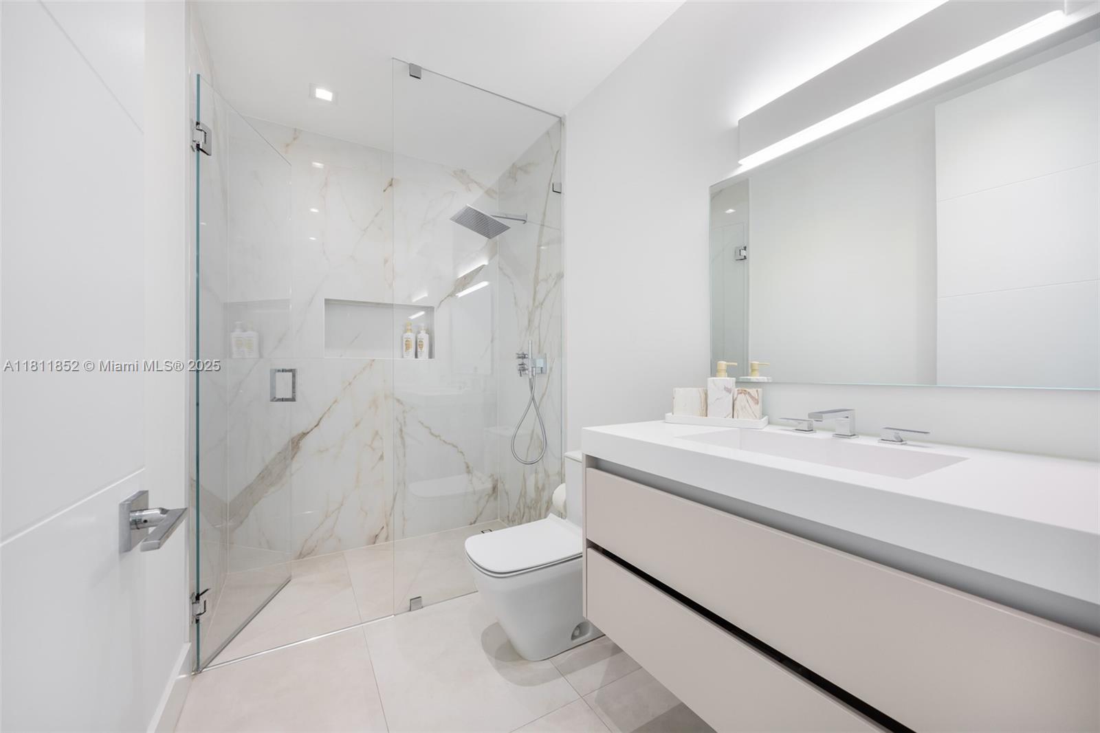 5630 Pine Tree Dr Miami Beach, FL 33140 5630 Pine Tree Dr Miami Beach, FL 33140