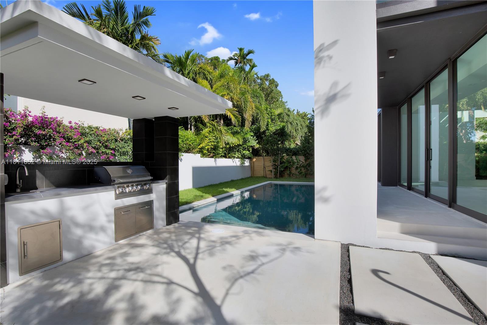 5630 Pine Tree Dr Miami Beach, FL 33140 5630 Pine Tree Dr Miami Beach, FL 33140
