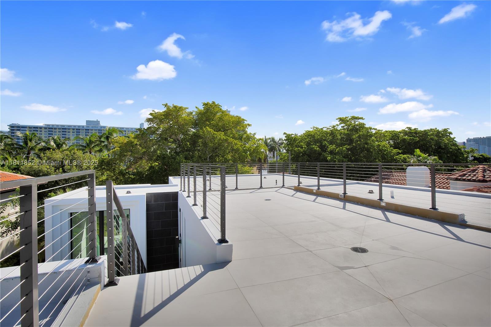 5630 Pine Tree Dr Miami Beach, FL 33140 5630 Pine Tree Dr Miami Beach, FL 33140