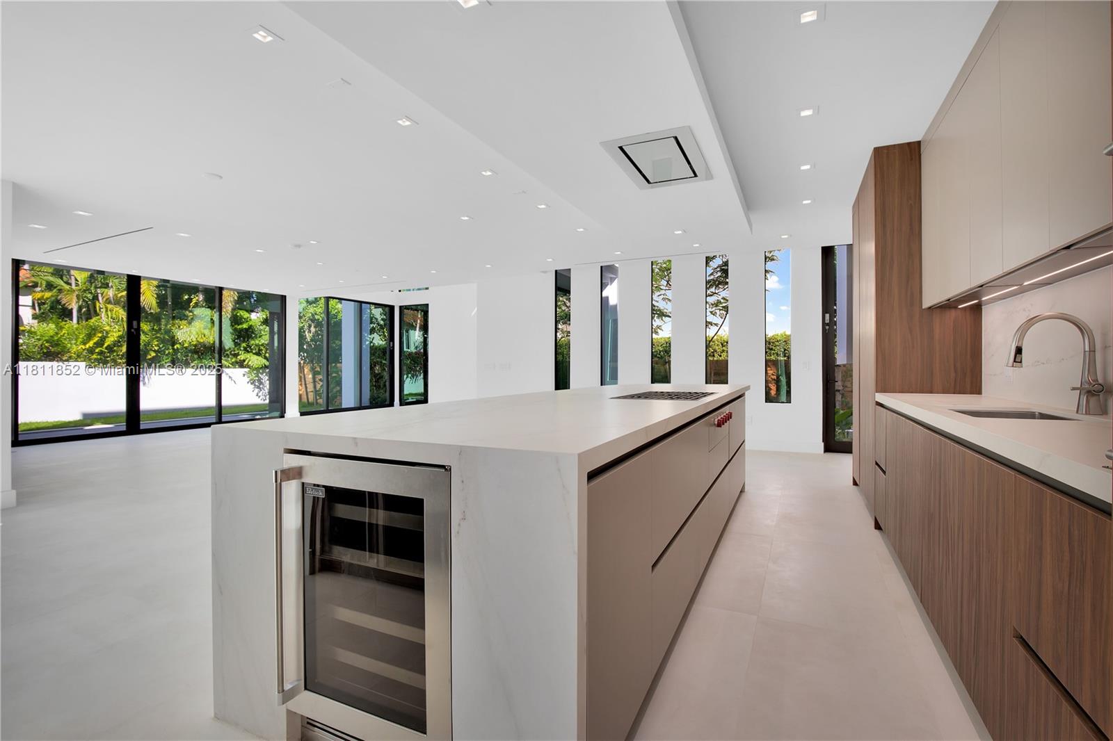 5630 Pine Tree Dr Miami Beach, FL 33140 5630 Pine Tree Dr Miami Beach, FL 33140