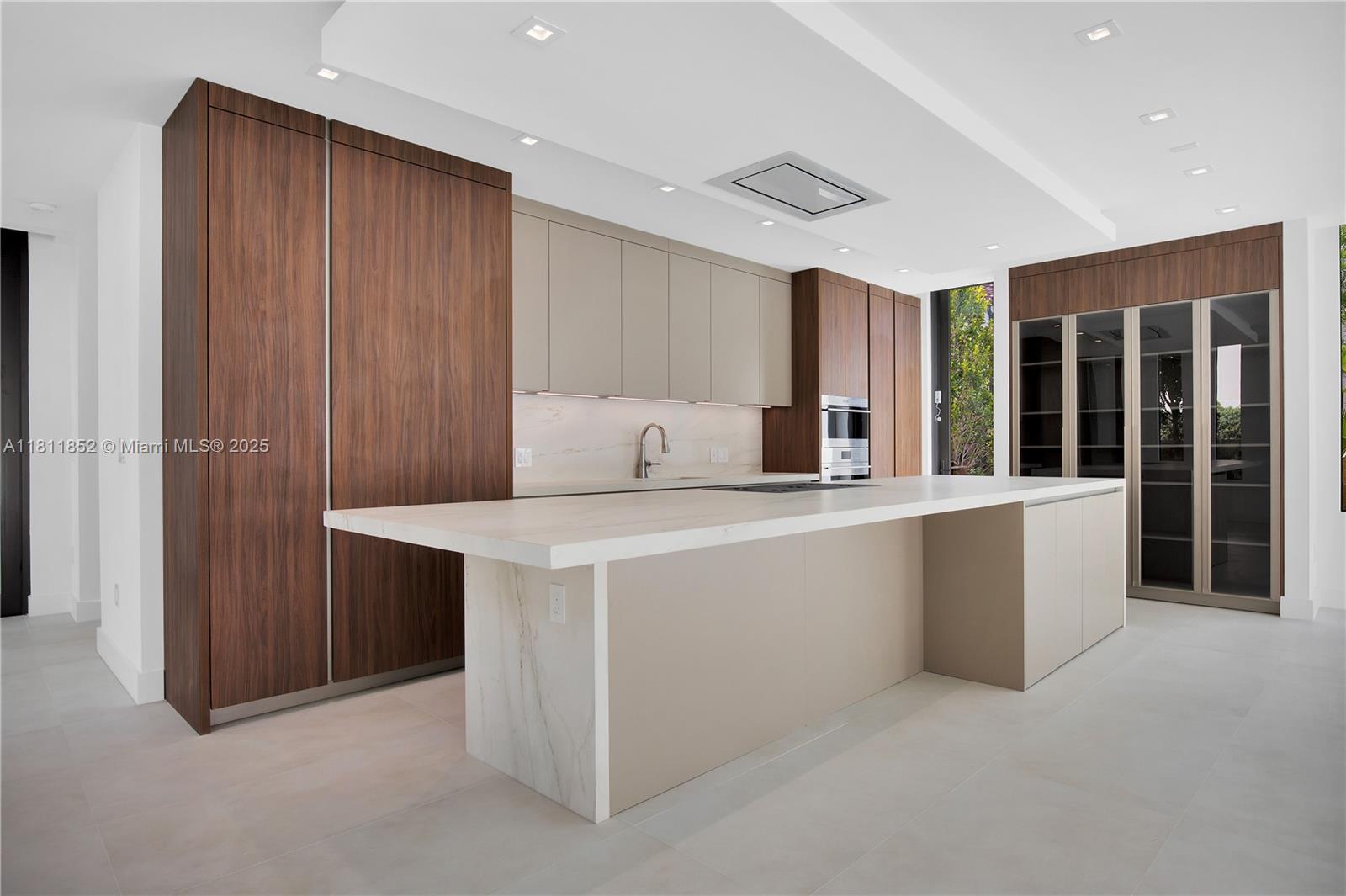 5630 Pine Tree Dr Miami Beach, FL 33140 5630 Pine Tree Dr Miami Beach, FL 33140