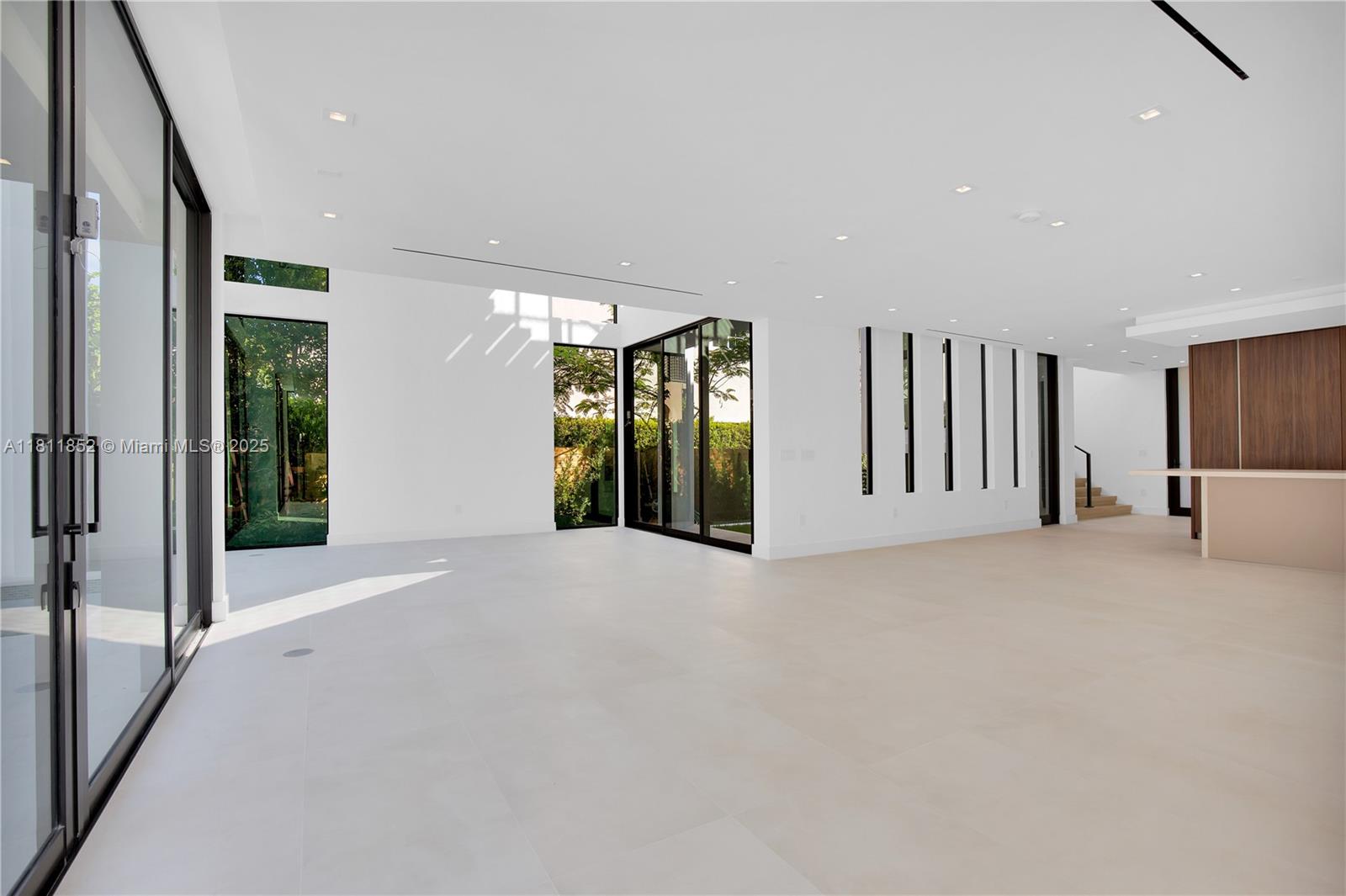 5630 Pine Tree Dr Miami Beach, FL 33140 5630 Pine Tree Dr Miami Beach, FL 33140