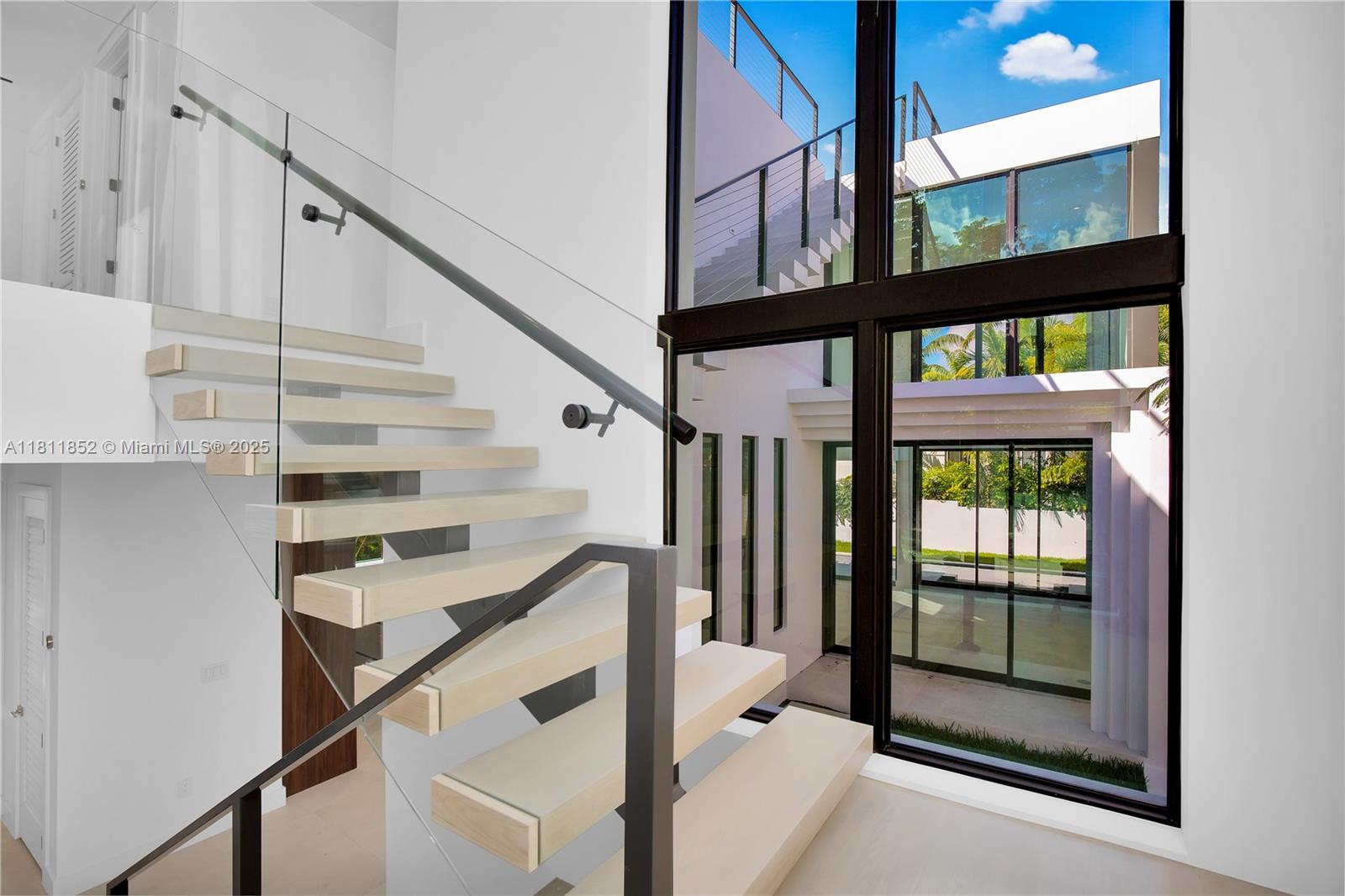 5630 Pine Tree Dr Miami Beach, FL 33140 5630 Pine Tree Dr Miami Beach, FL 33140