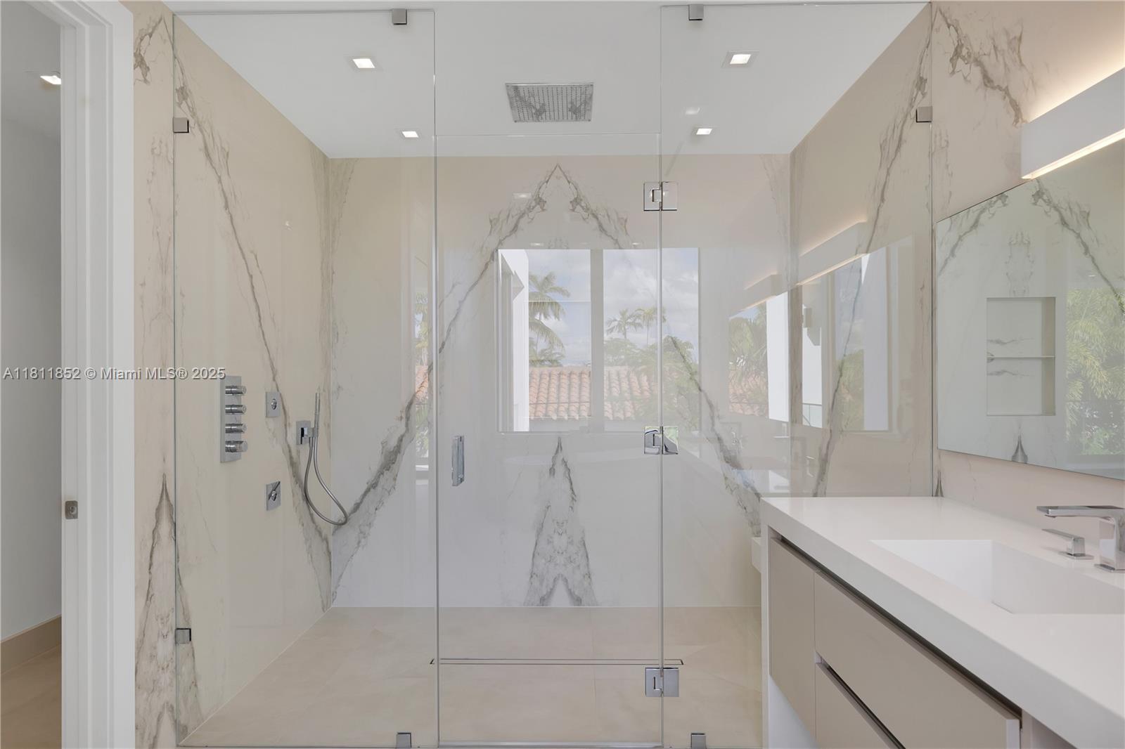 5630 Pine Tree Dr Miami Beach, FL 33140 5630 Pine Tree Dr Miami Beach, FL 33140