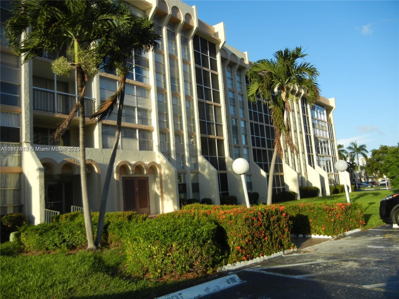 801 Three Iss Blvd #206