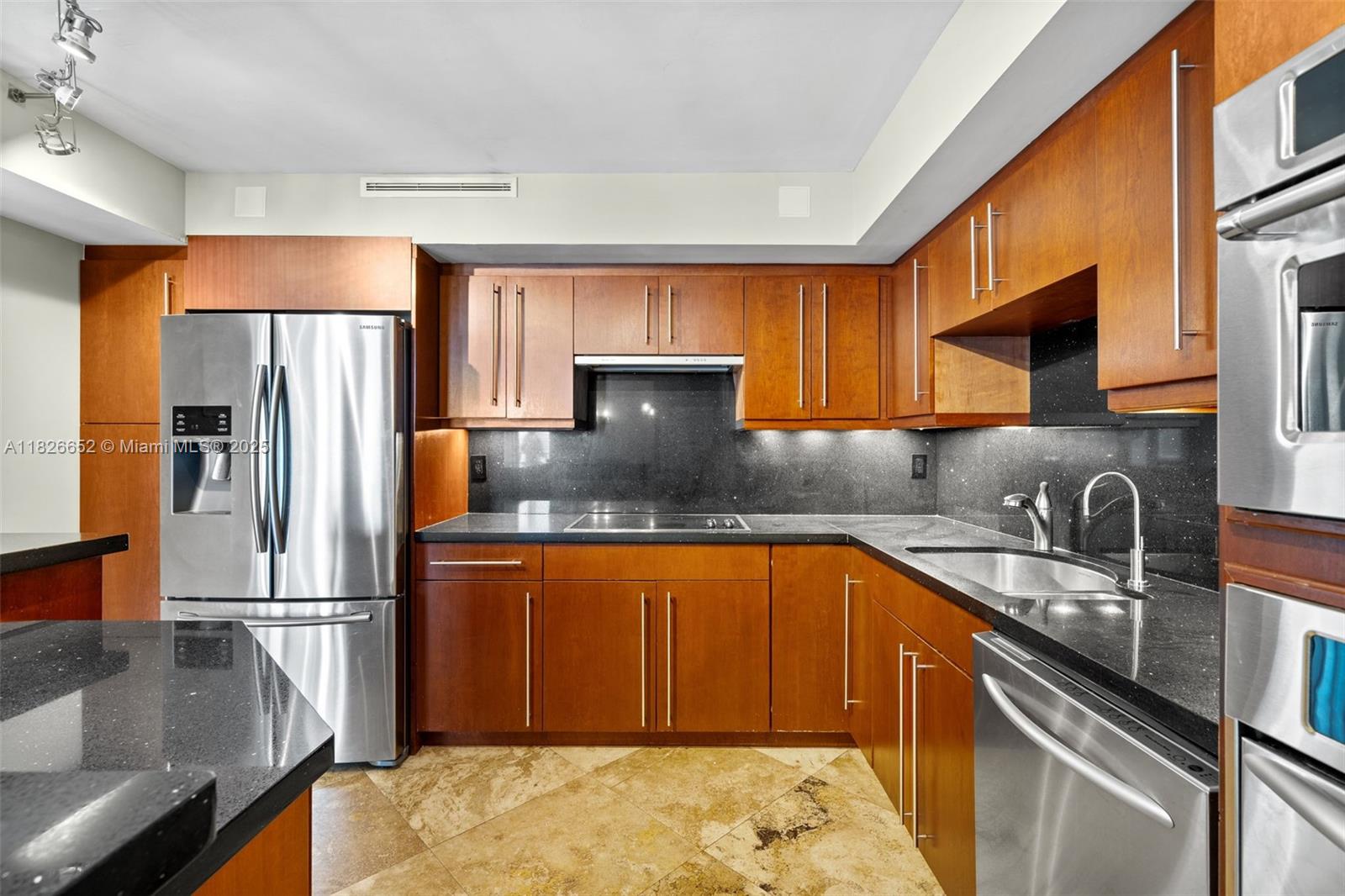 image BRICKELL PLACE CONDO10