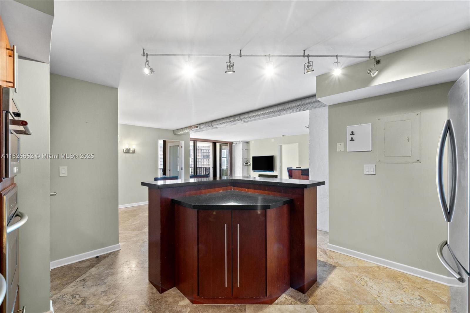 image BRICKELL PLACE CONDO12