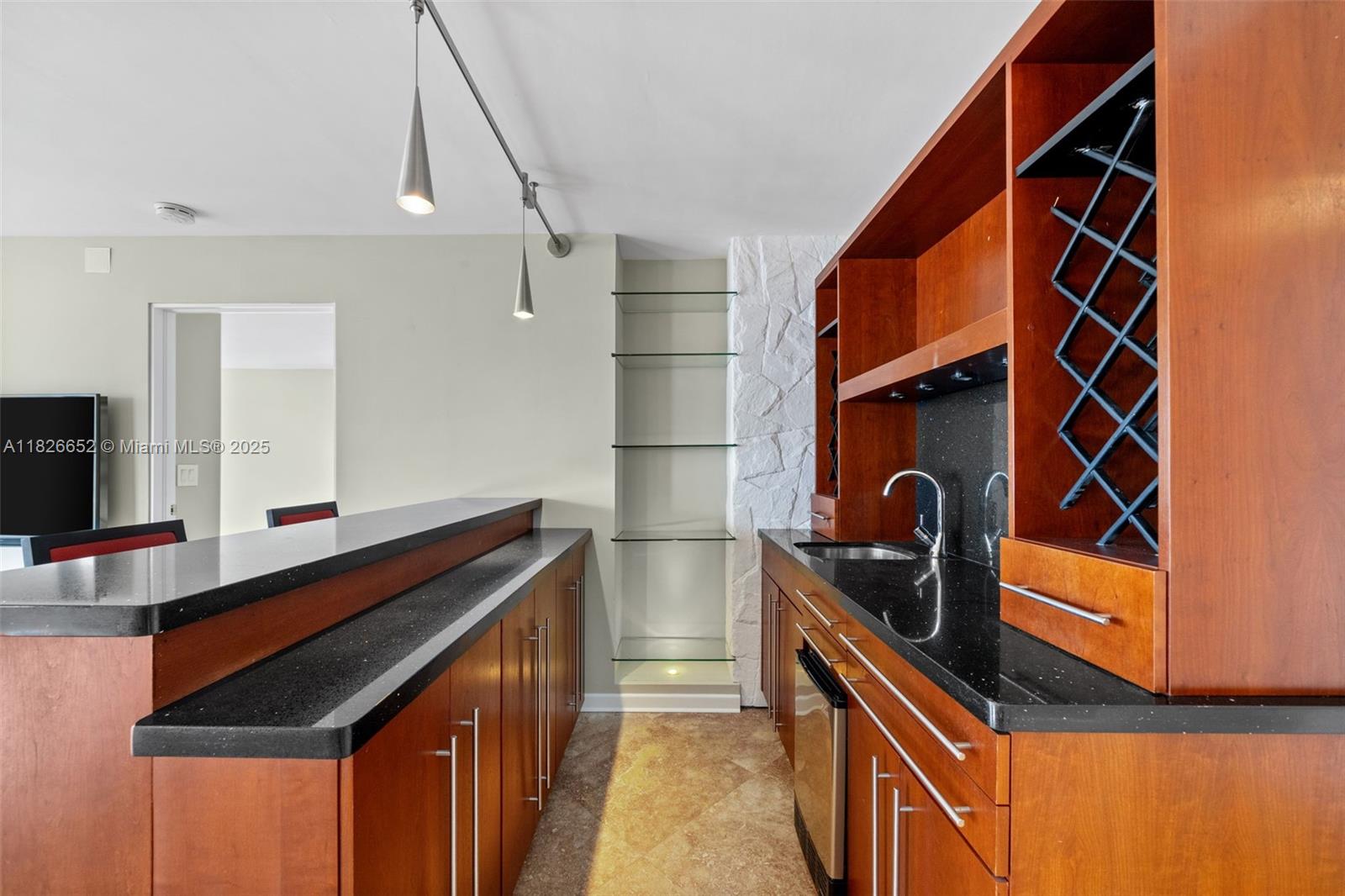 image BRICKELL PLACE CONDO3