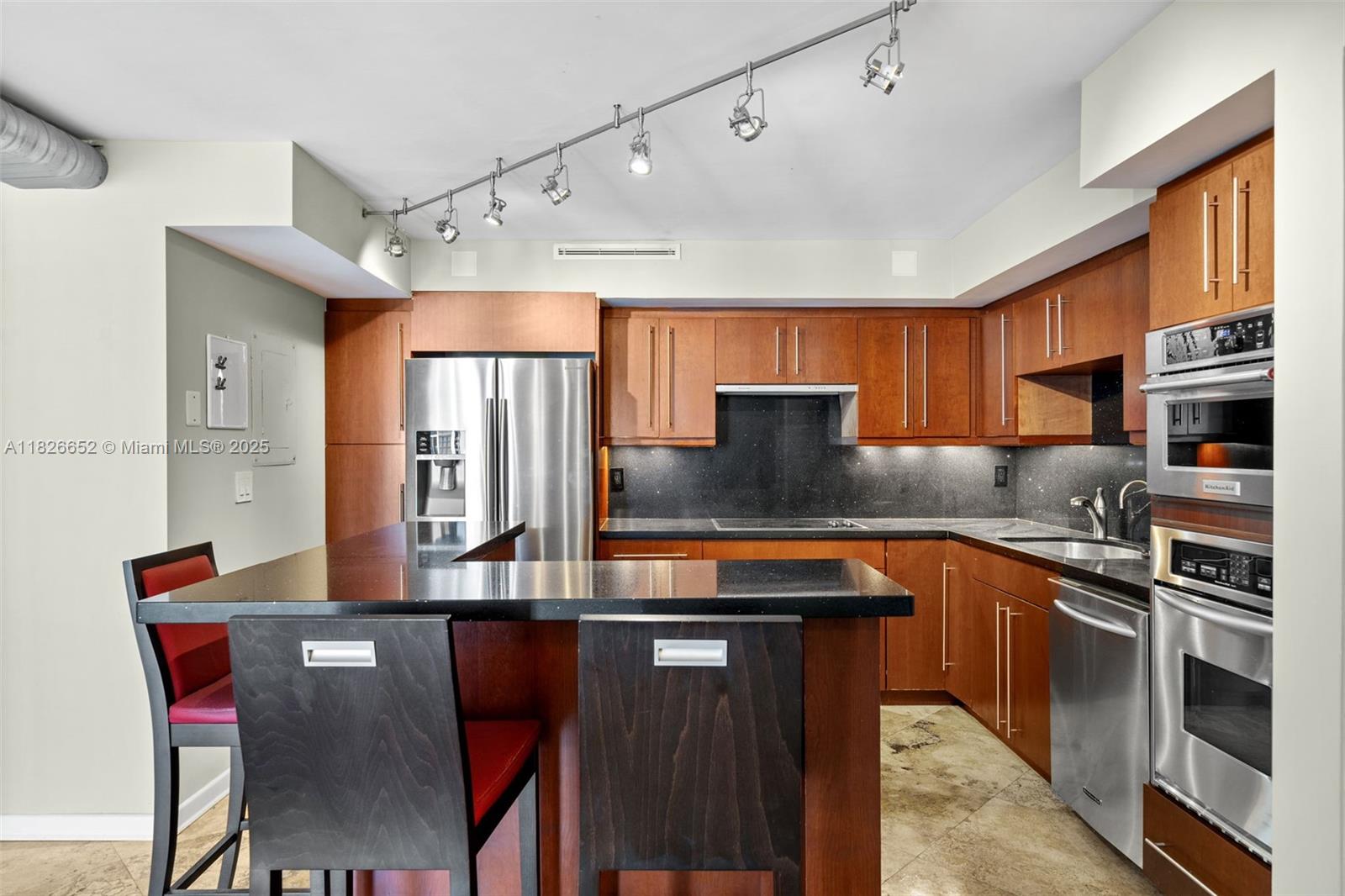 image BRICKELL PLACE CONDO8