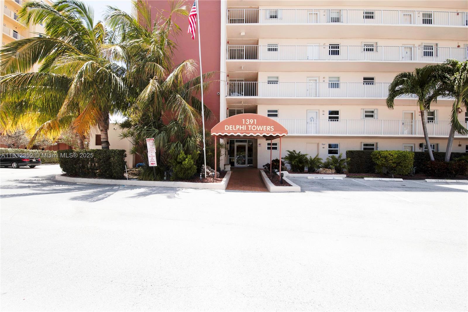 1391 S Ocean Blvd #409