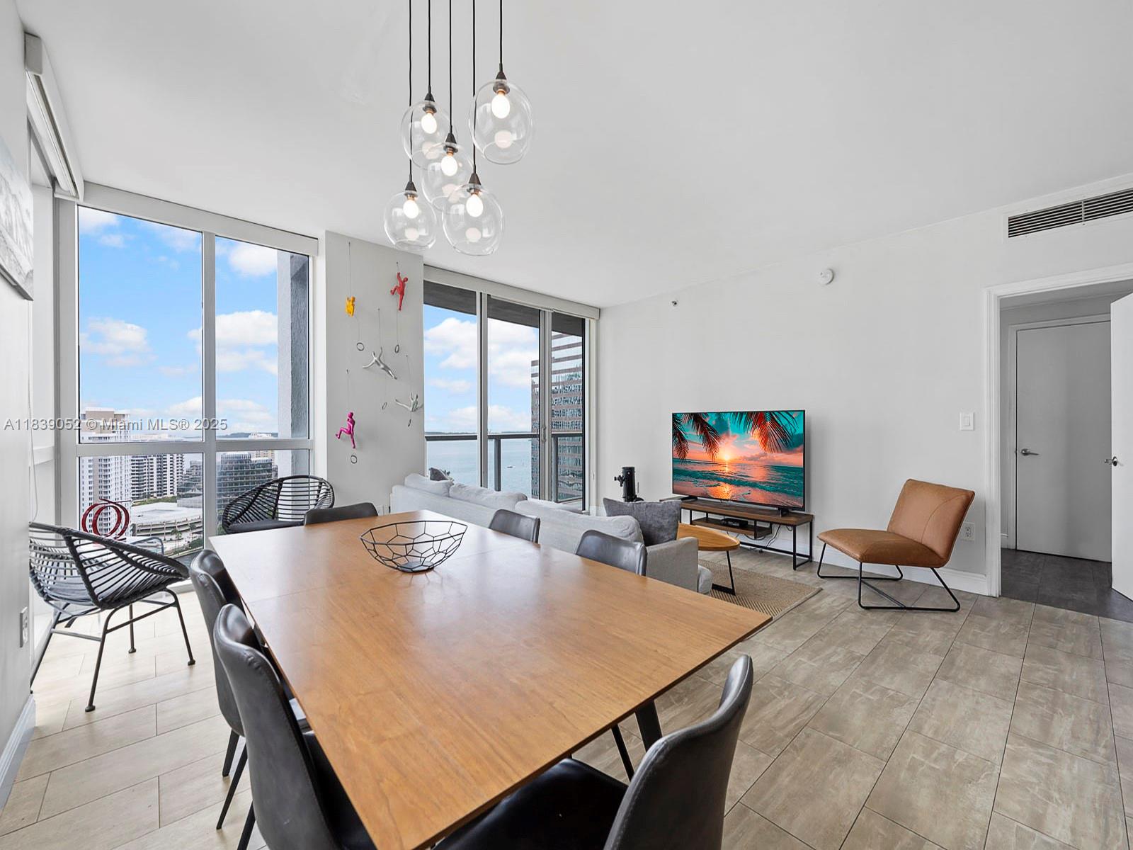 image 500 Brickell East11