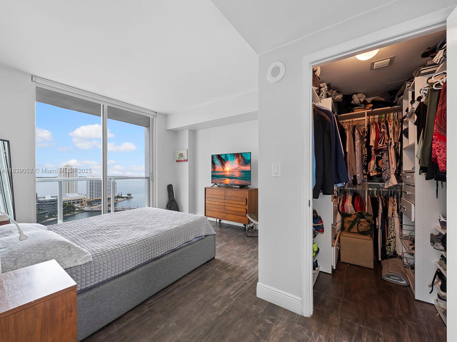 image 500 Brickell East15