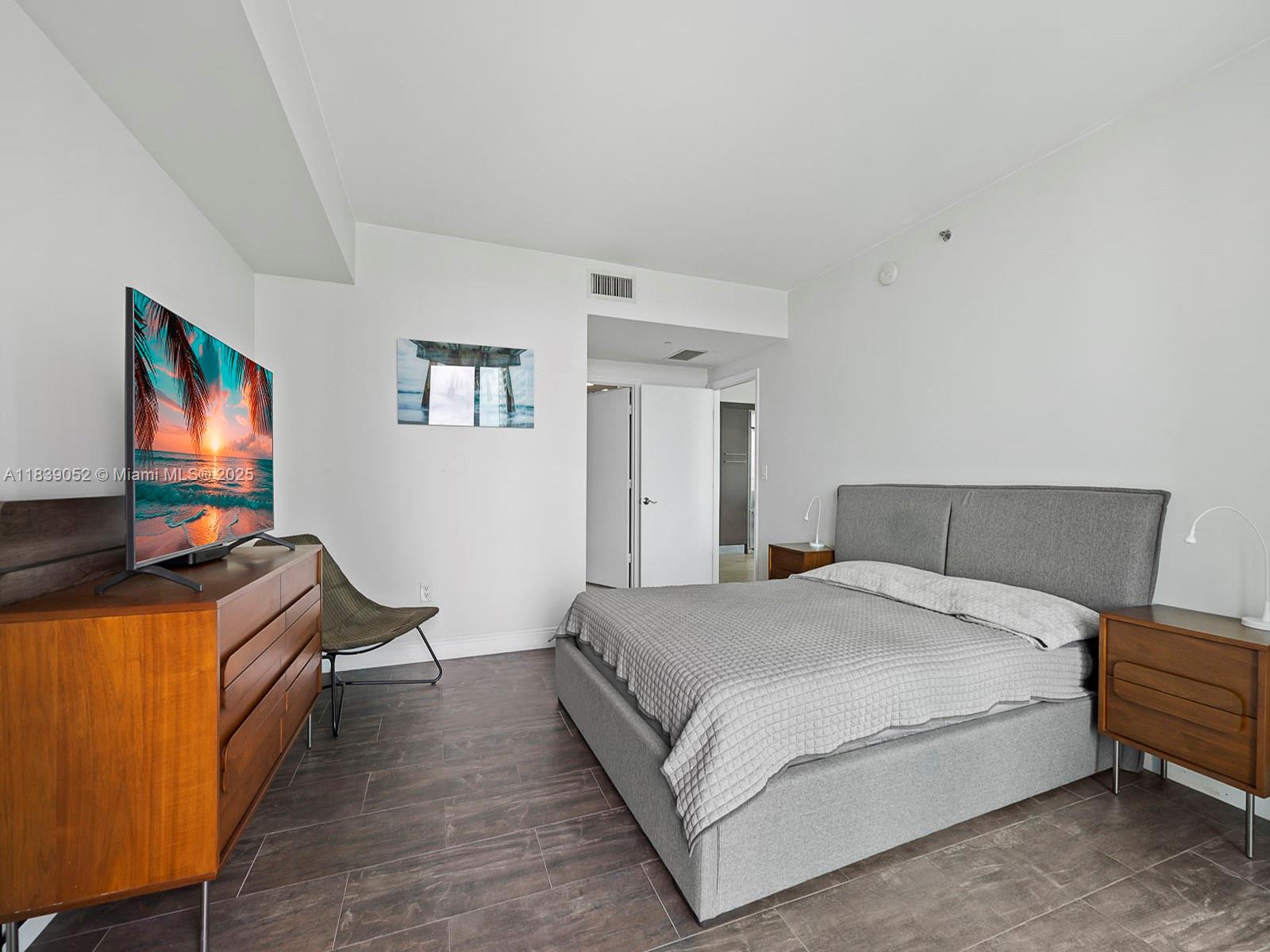 image 500 Brickell East16