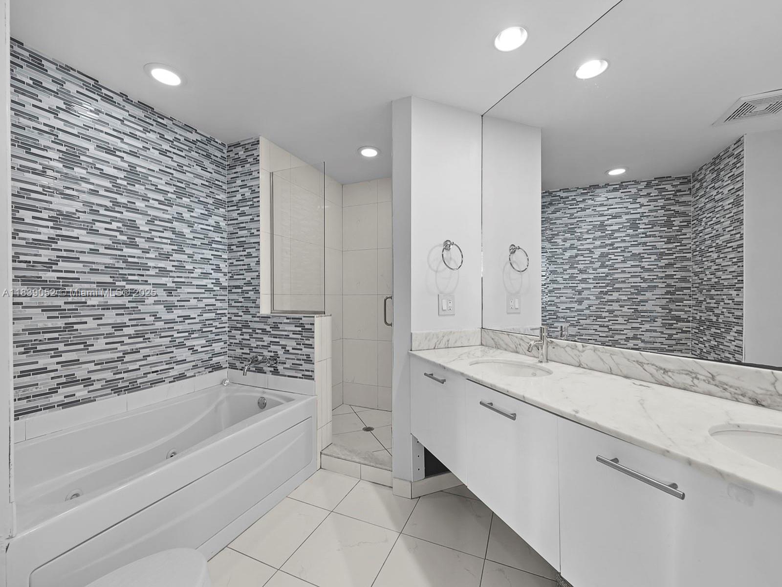 image 500 Brickell East17