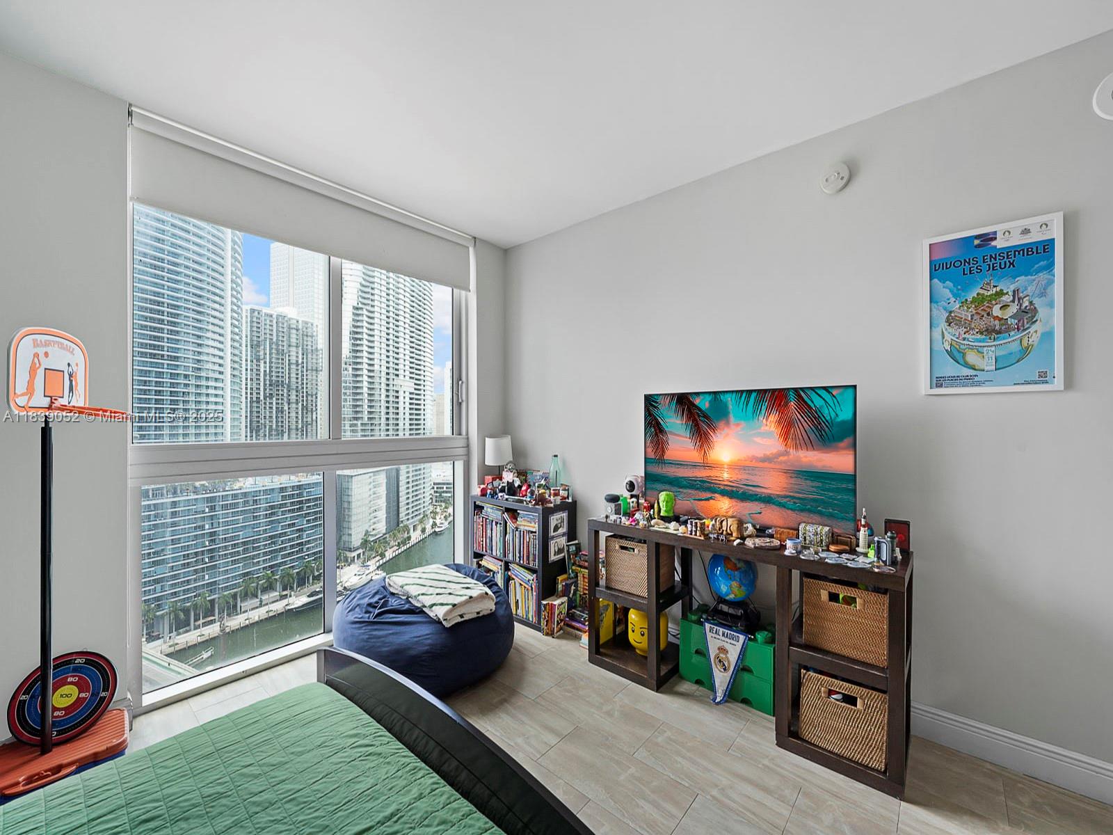 image 500 Brickell East19