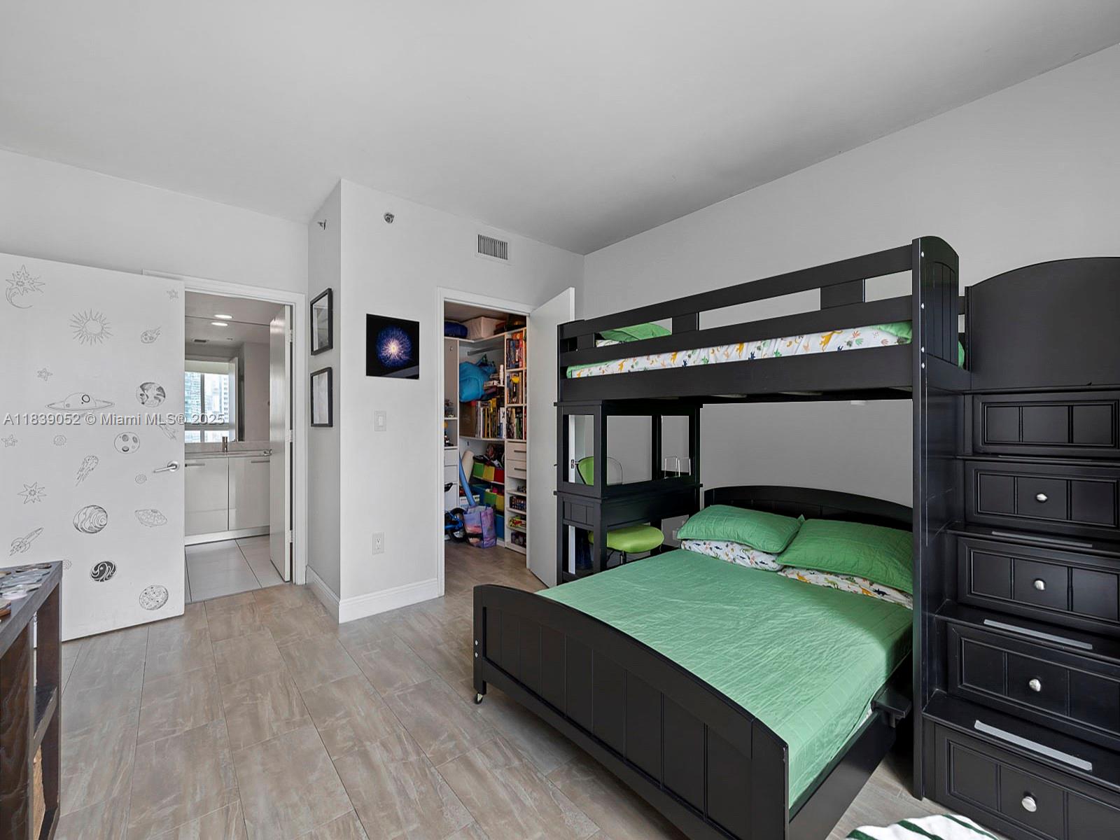image 500 Brickell East21