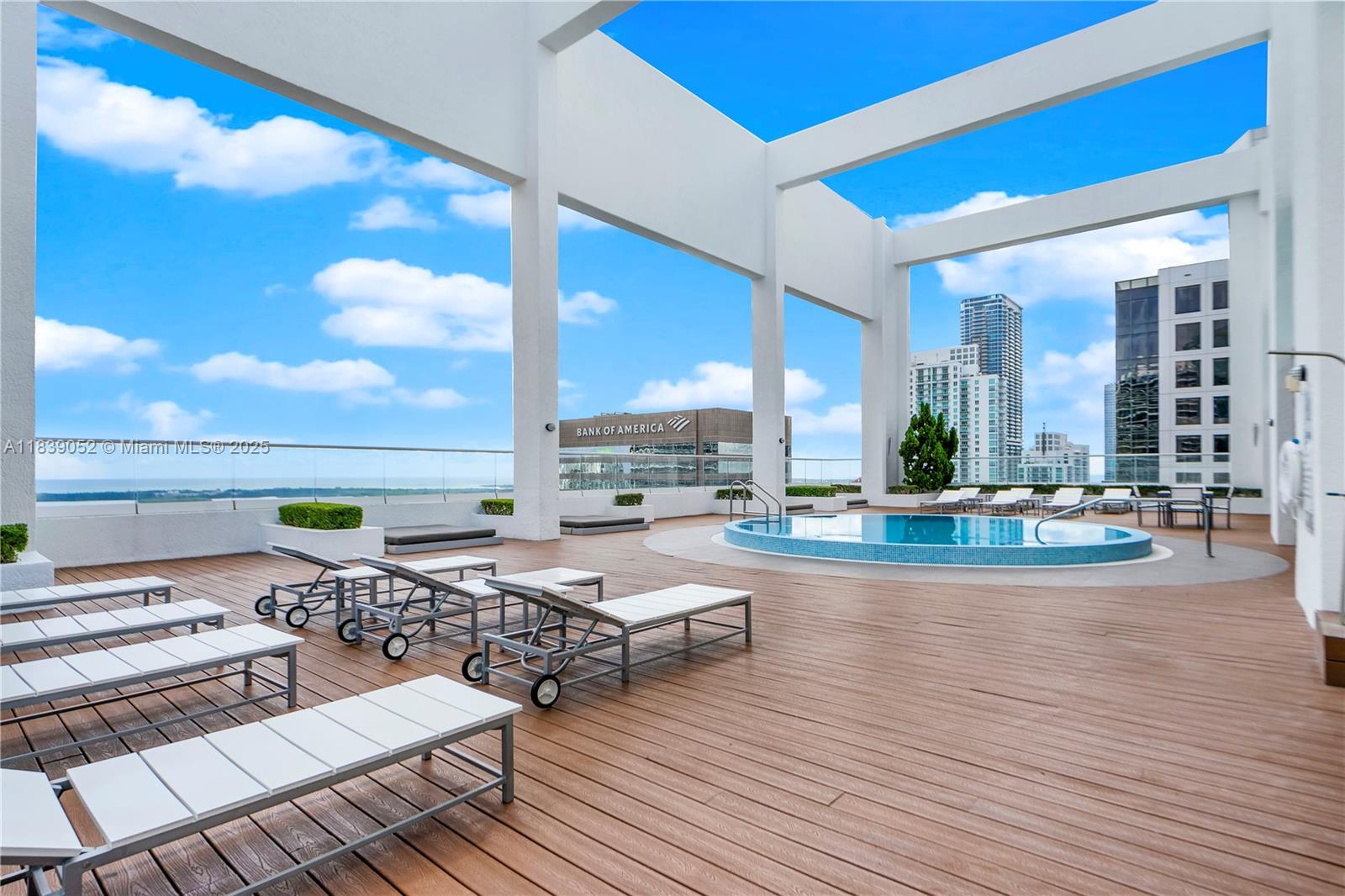 image 500 Brickell East35