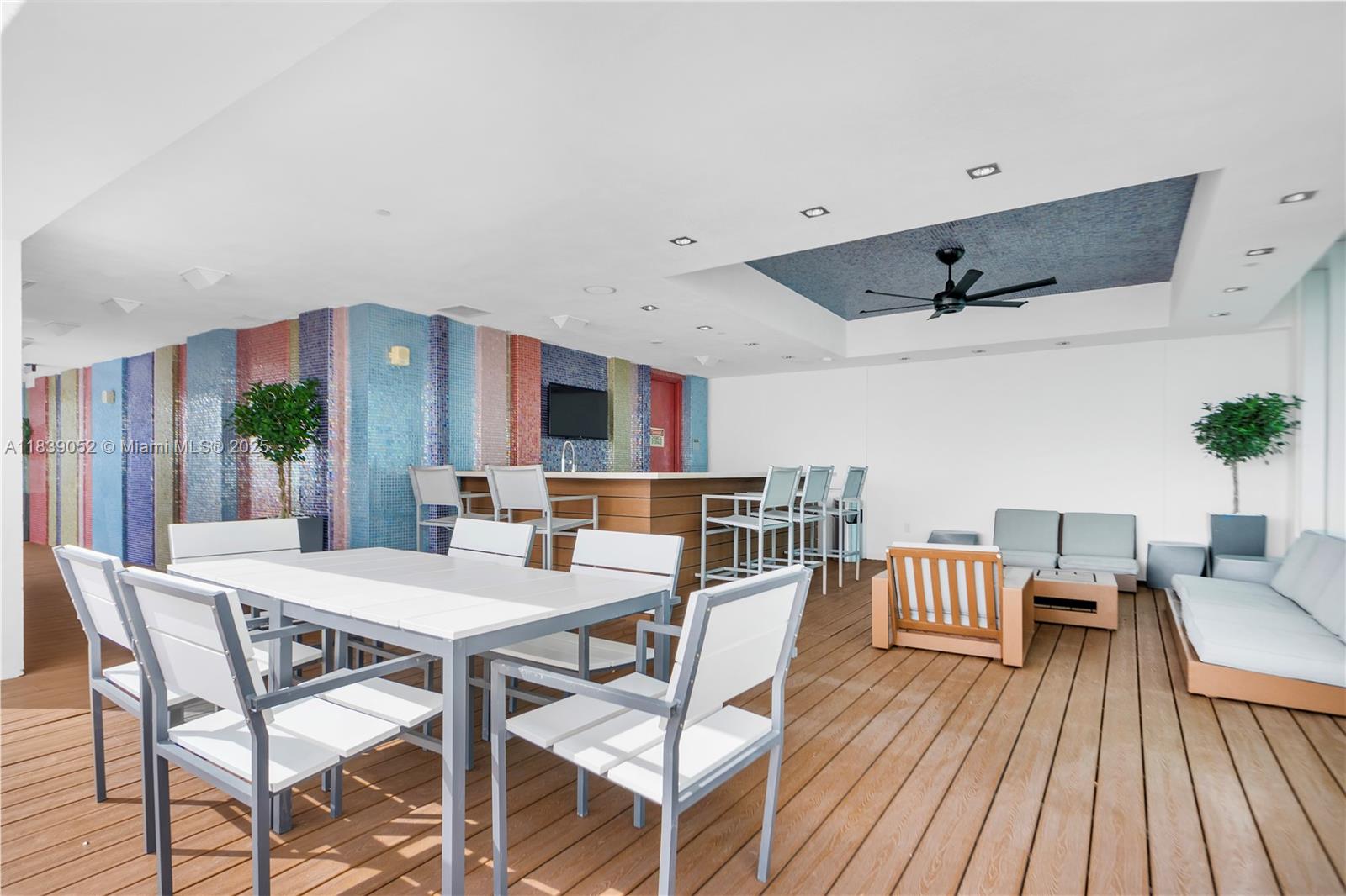 image 500 Brickell East36