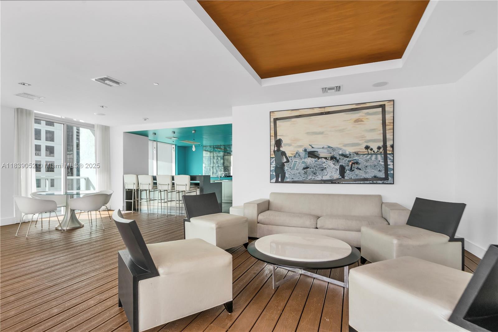 image 500 Brickell East37